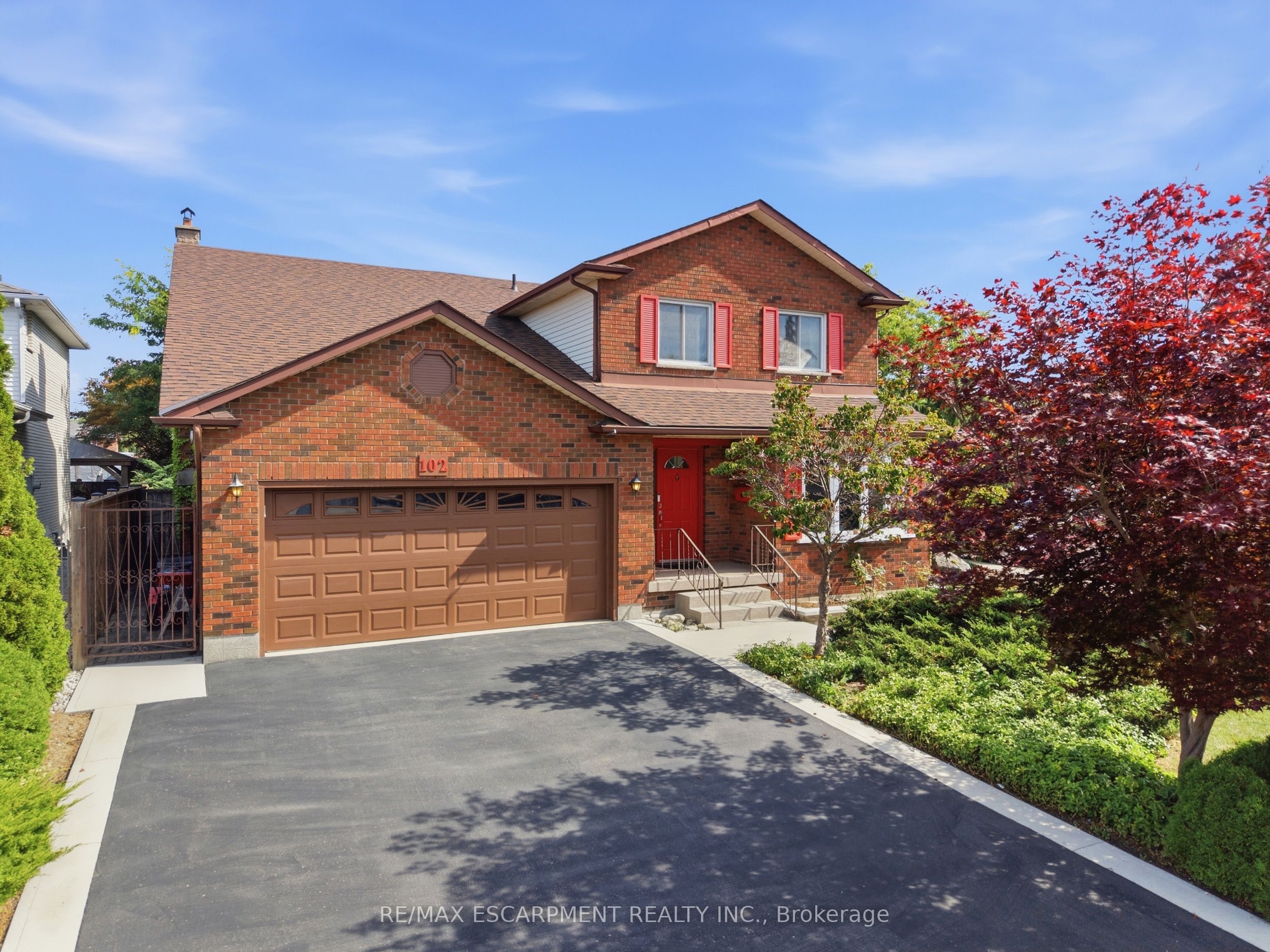 102 Trenholme Crescent