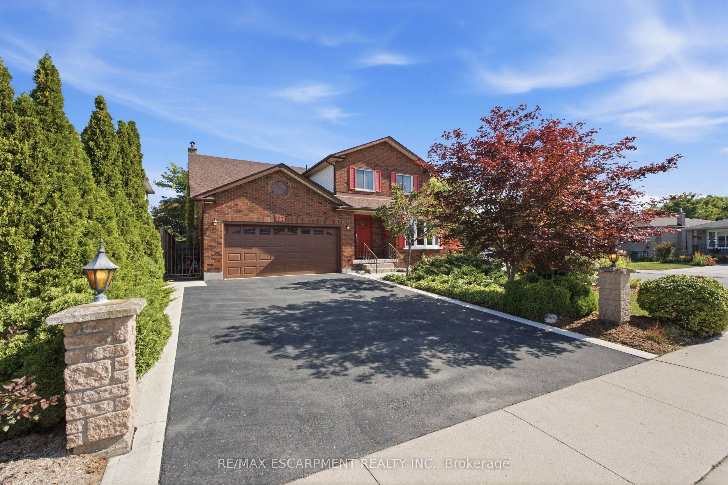 102 Trenholme Crescent