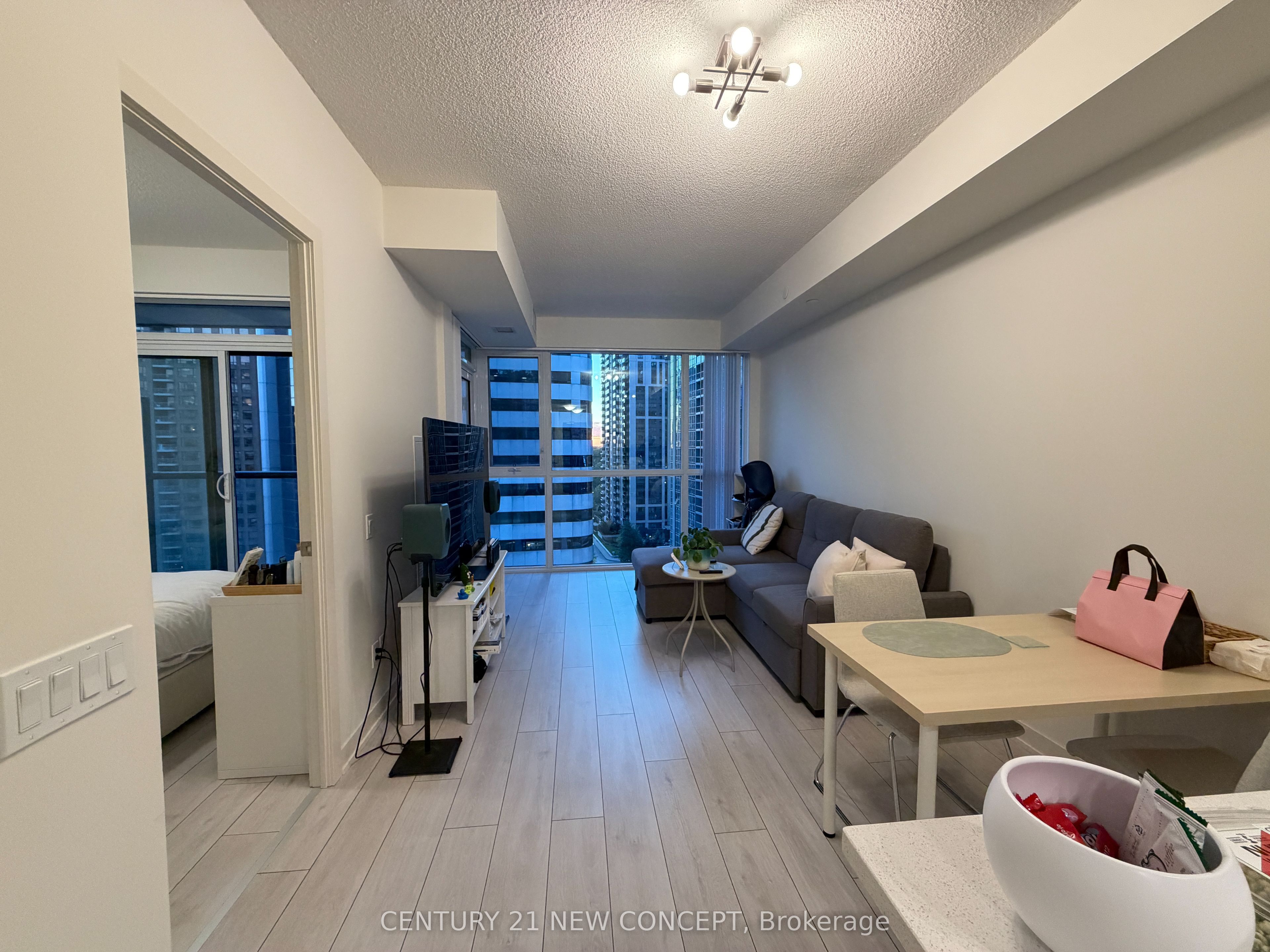 4955 Yonge Street 916