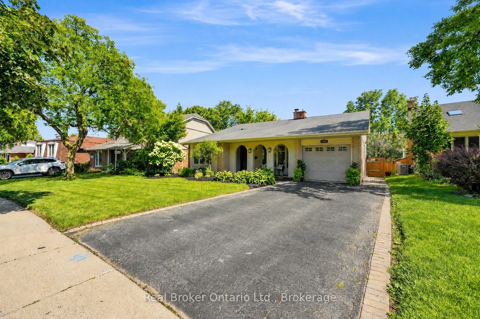 2086 Cavendish Drive