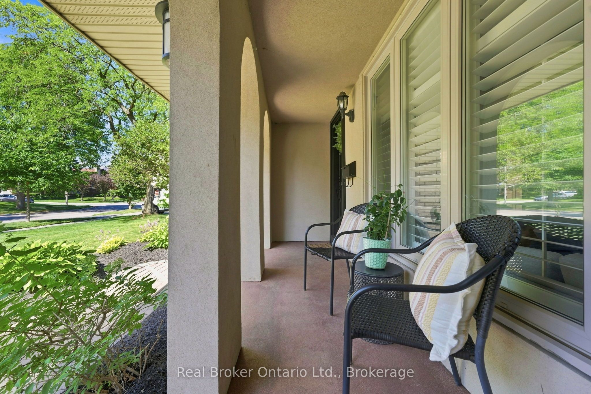 2086 Cavendish Drive