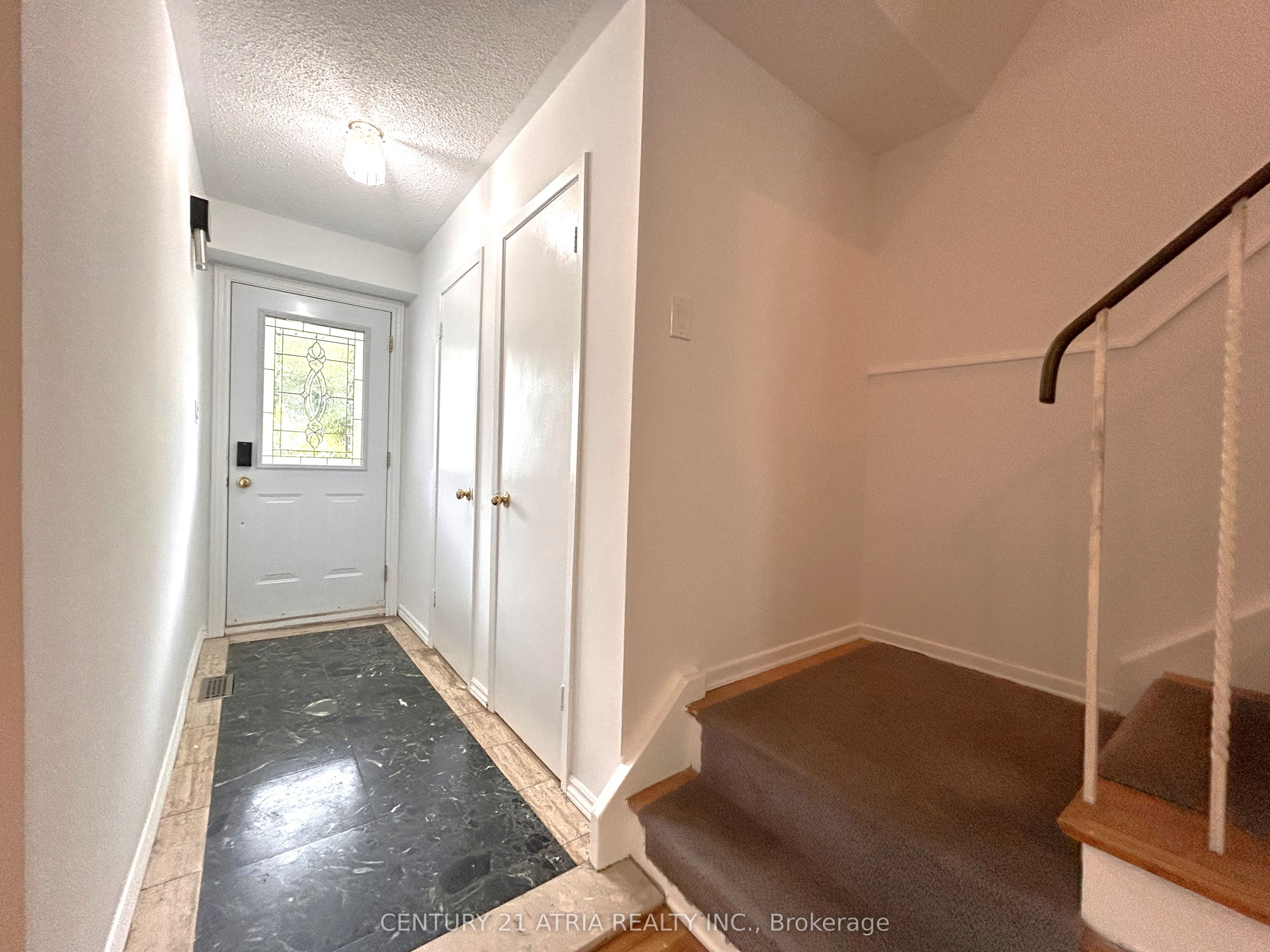 3441 Oakglade Crescent