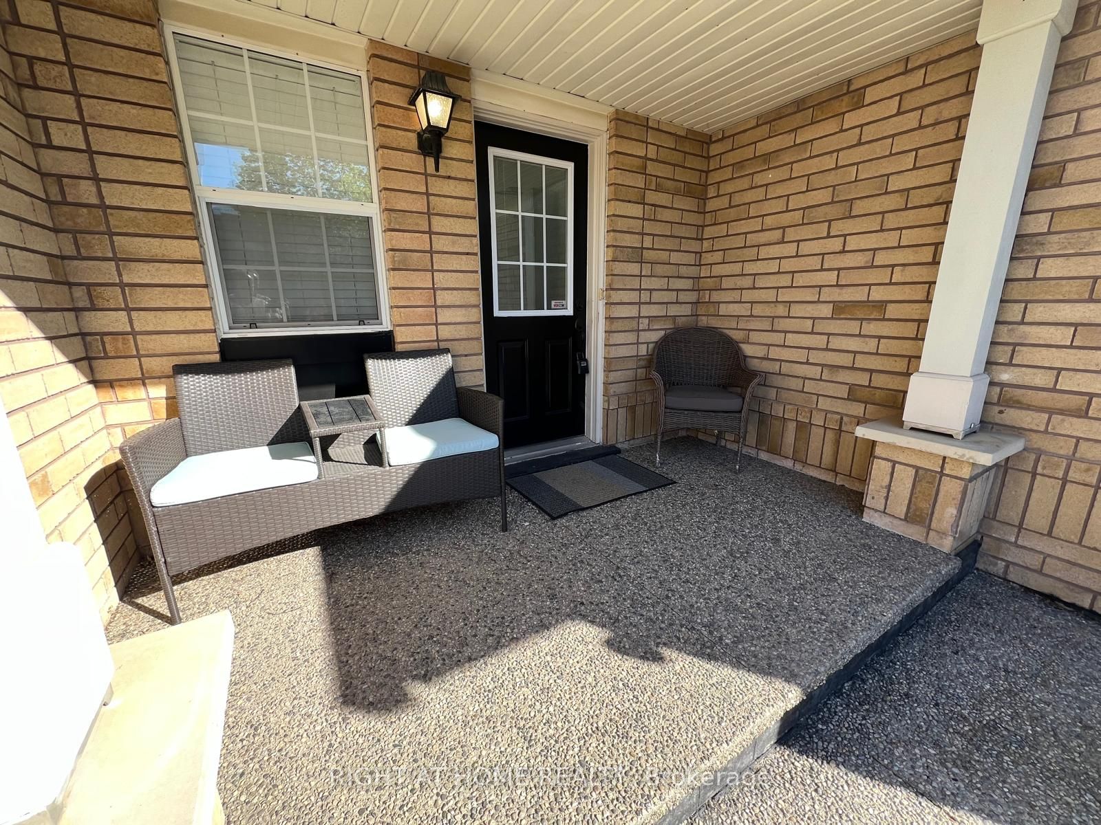 1064 BARCLAY Circle