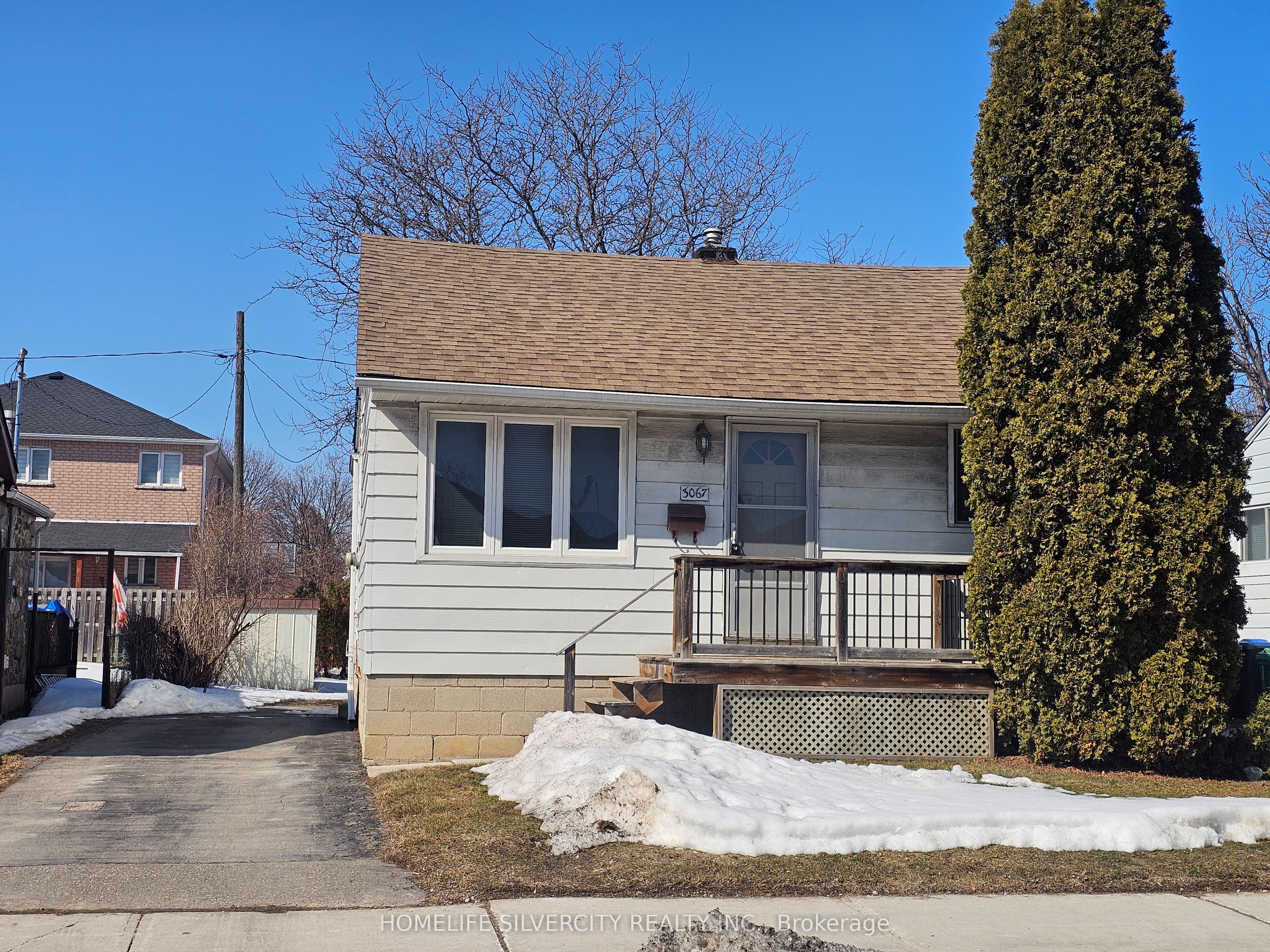 3067 Churchill Avenue