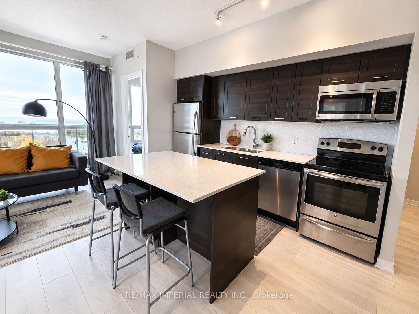 2212 Lake Shore Boulevard W 1201