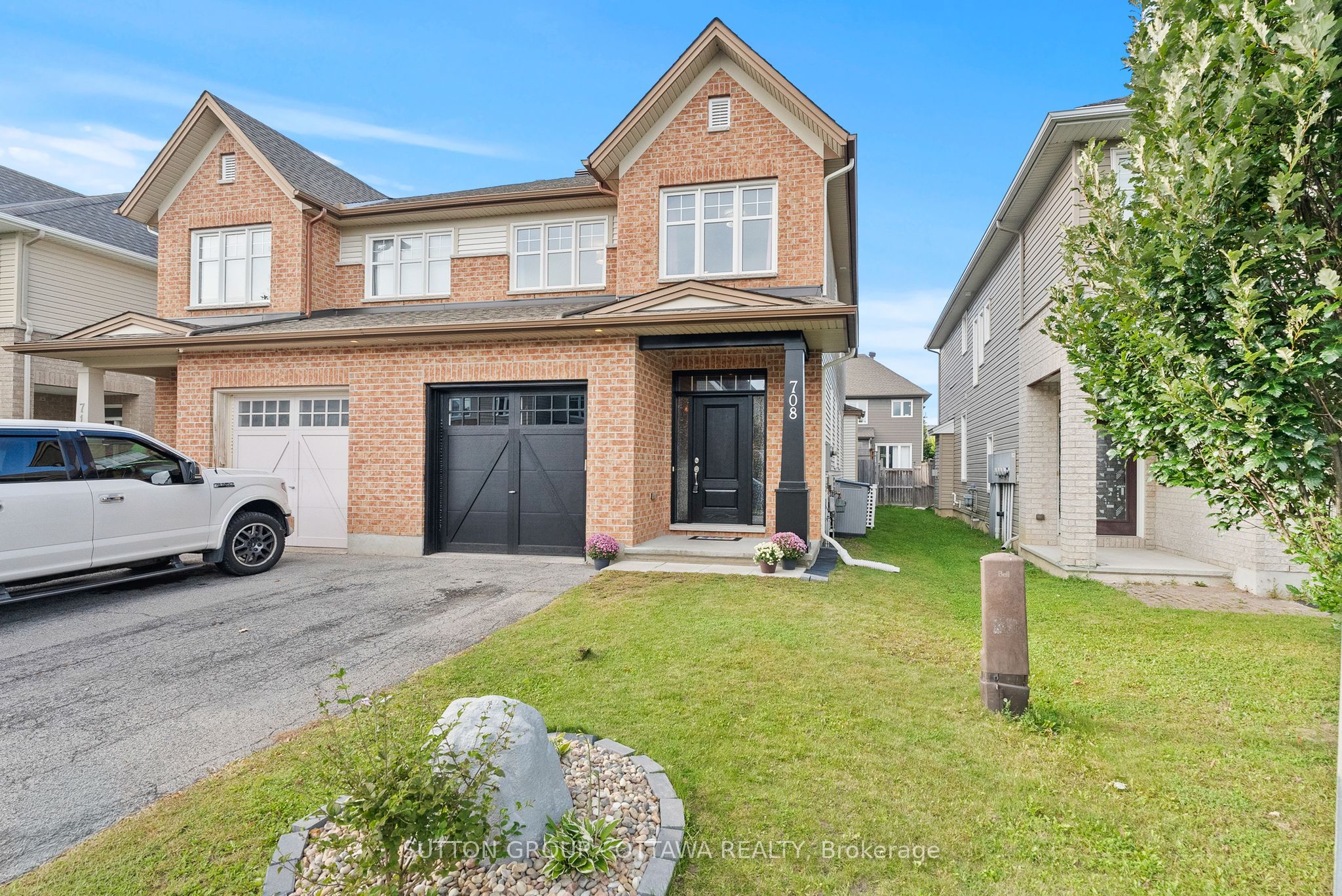 708 Hazelnut Crescent