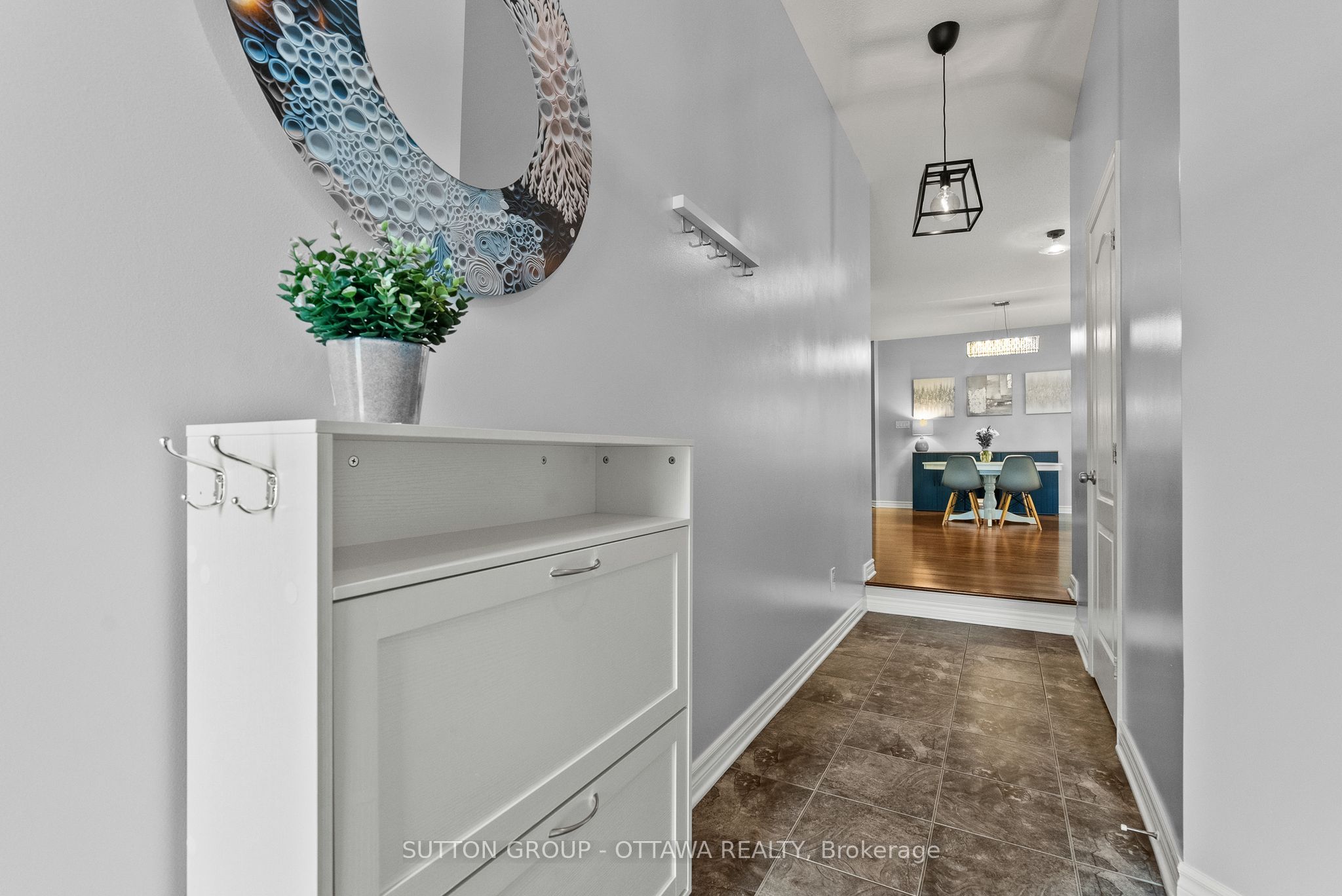 708 Hazelnut Crescent