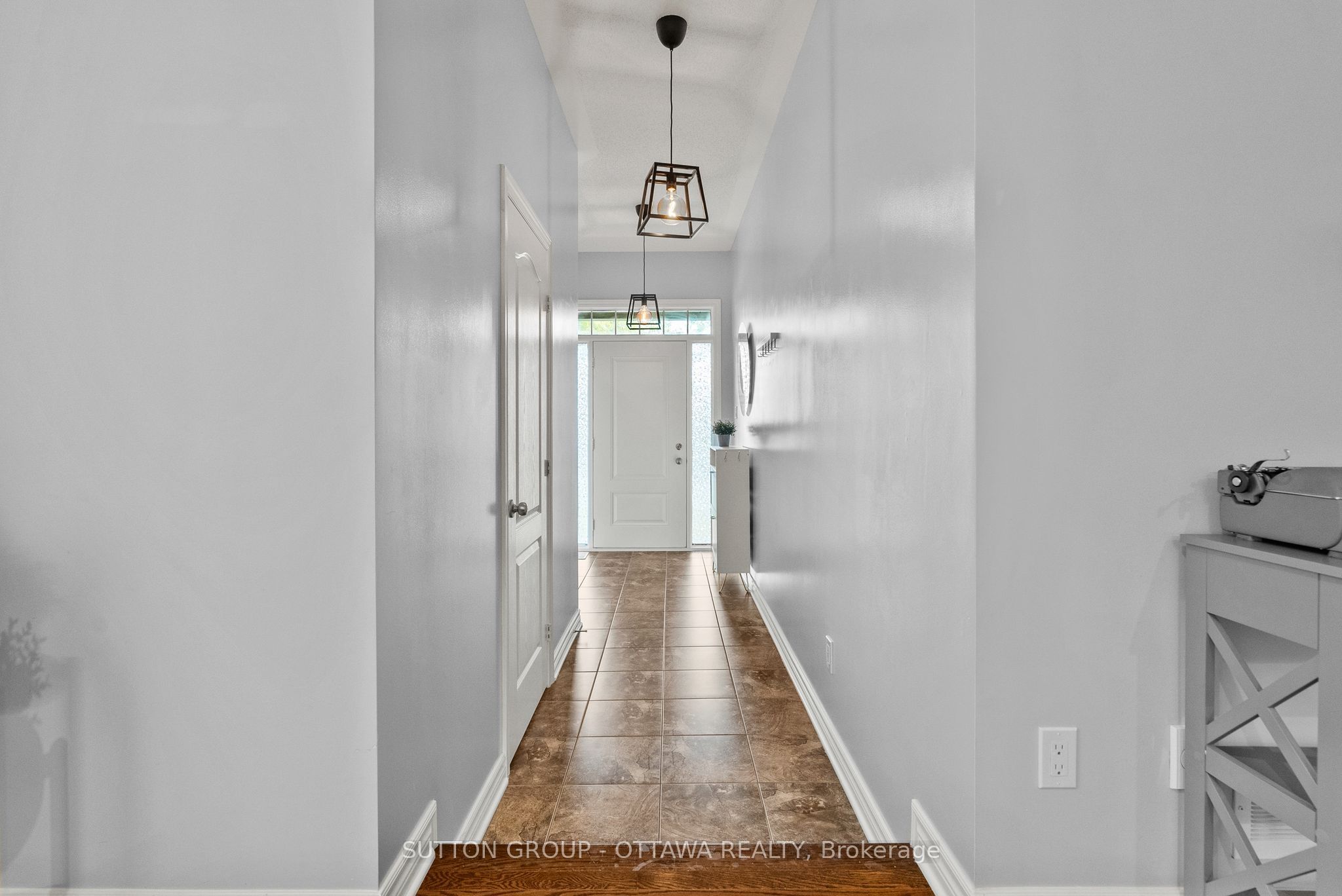 708 Hazelnut Crescent