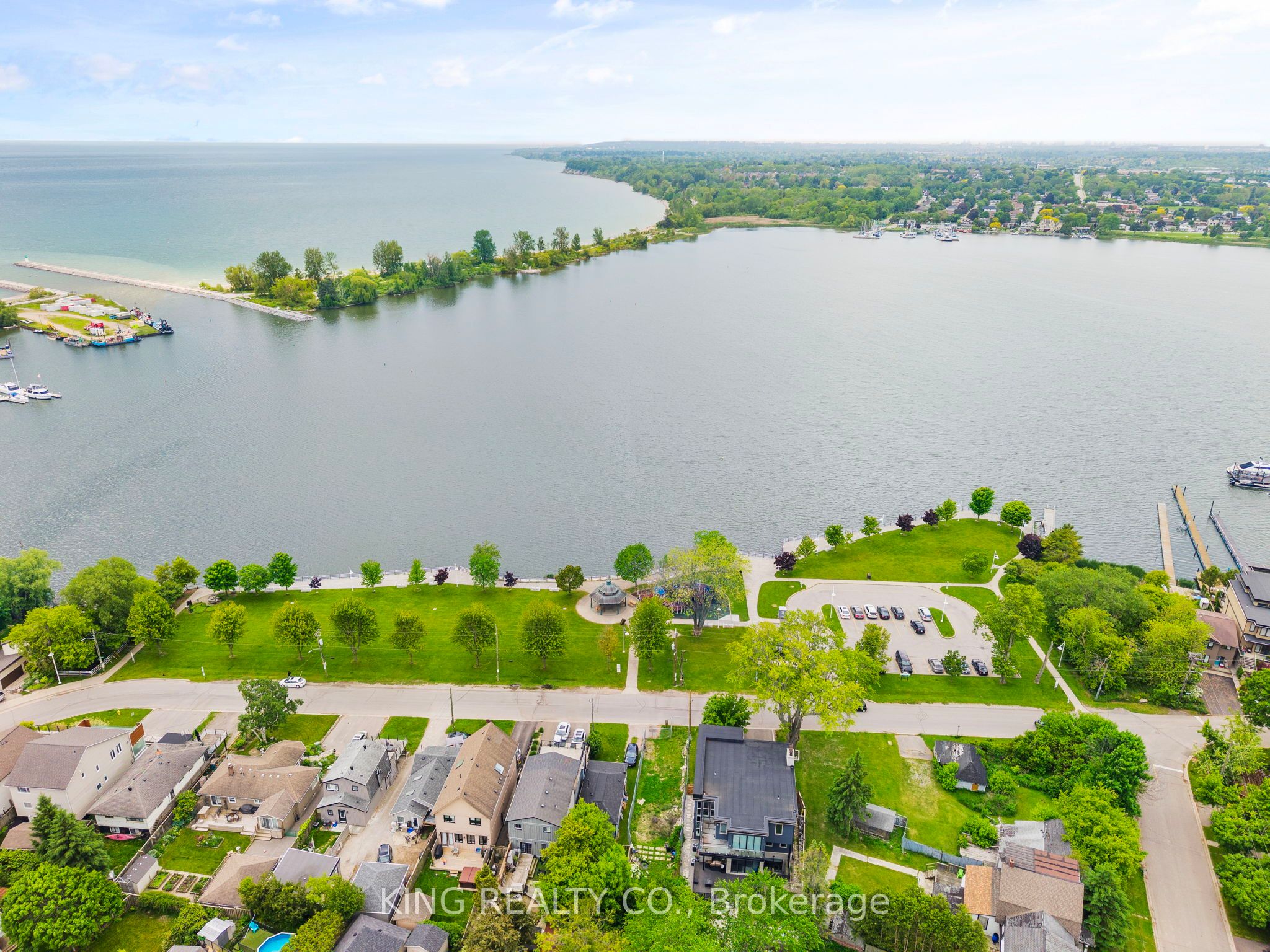 1295 Wharf Street 30