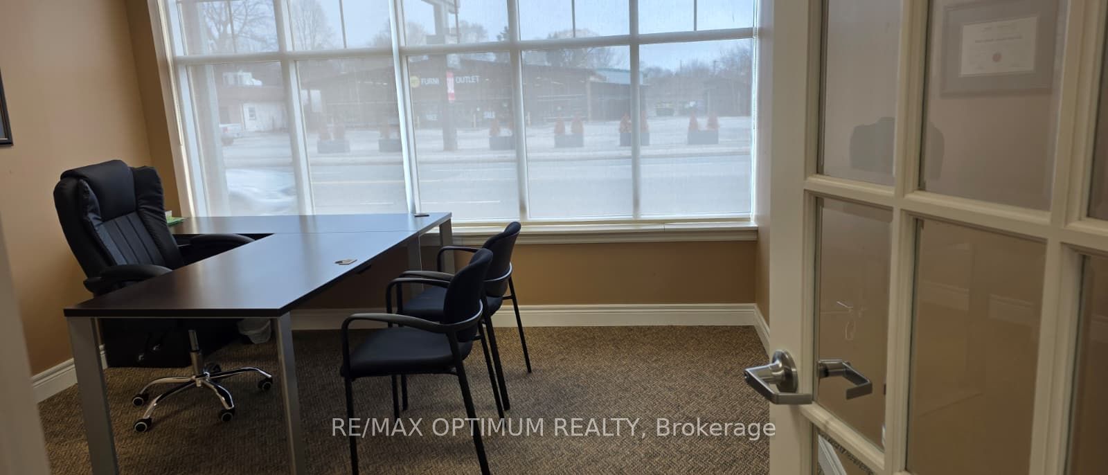 400 Dundas Street G - T4 Room 2
