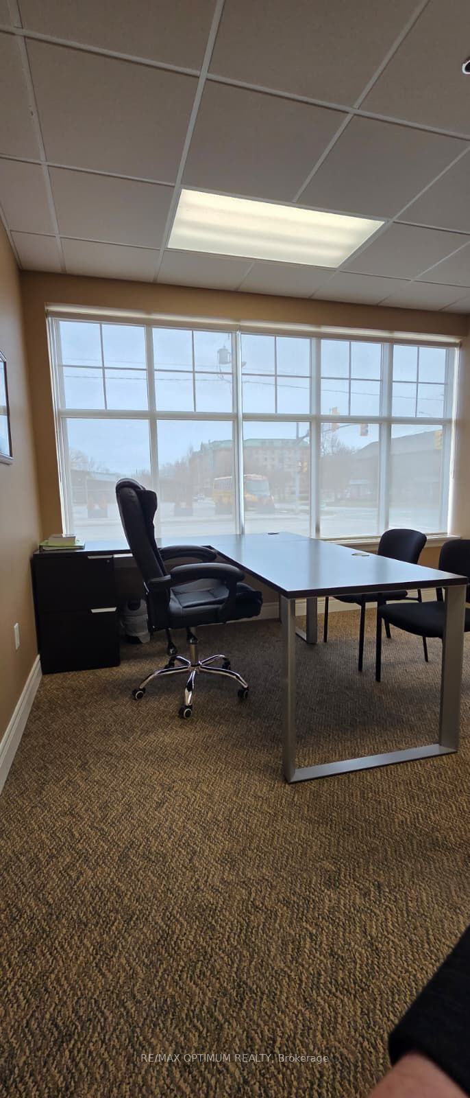 400 Dundas Street G - T4 Room 2