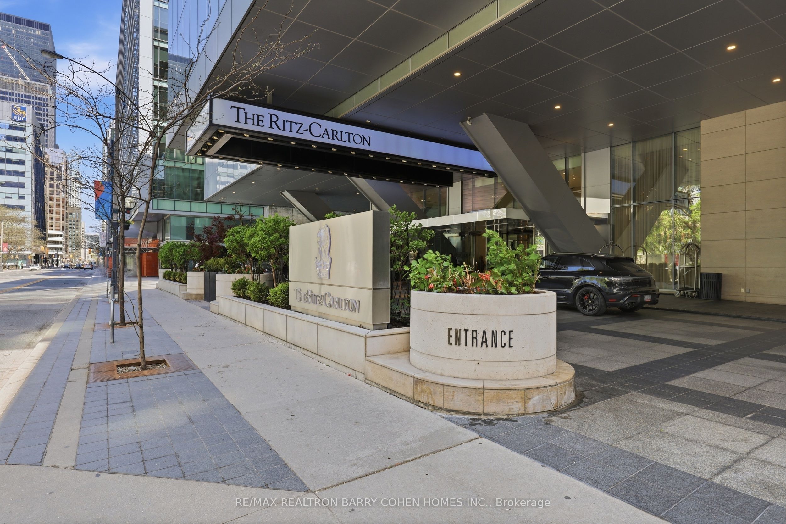 183 Wellington Street W 4502