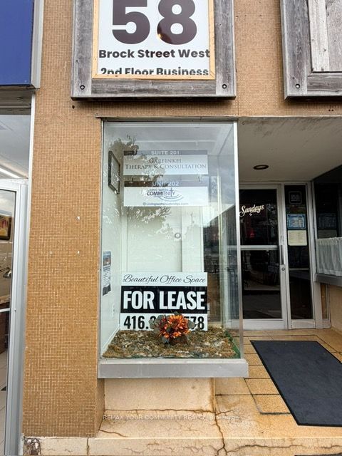 58 Brock Street W U205