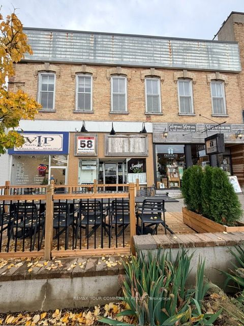 58 Brock Street W U205