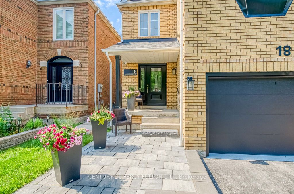 18 Booth Crescent