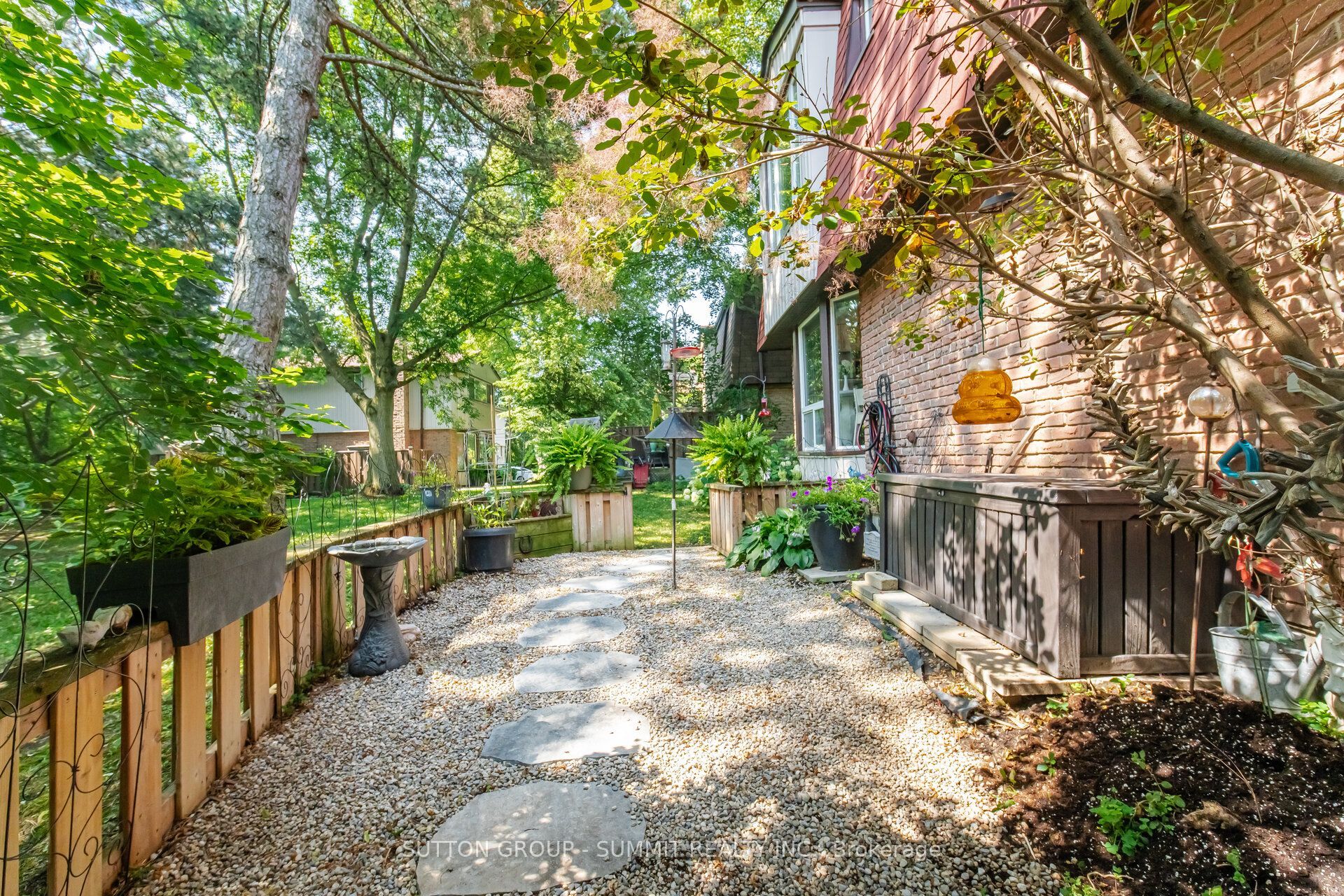 1845 Hyde Mill Crescent