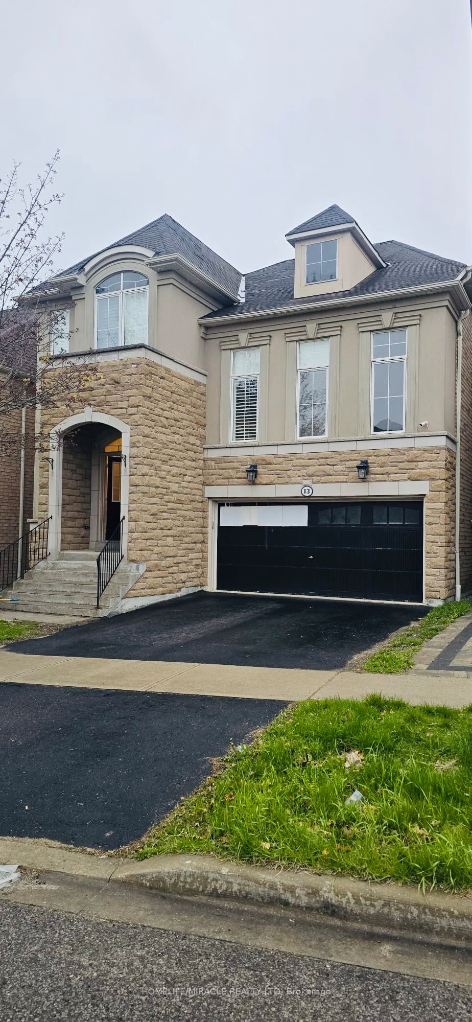 13 Muscat Crescent