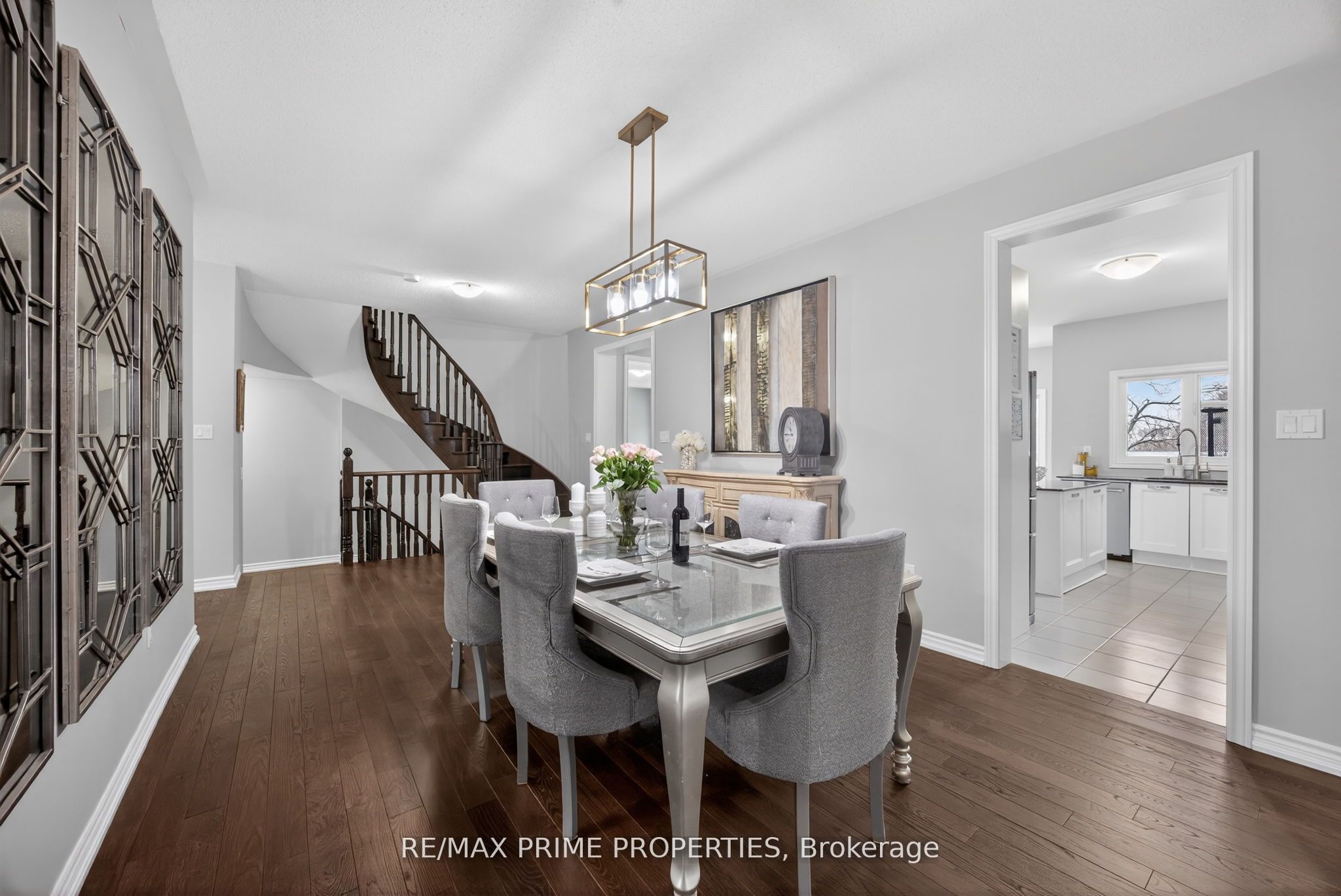 72 Ridge Gate Crescent