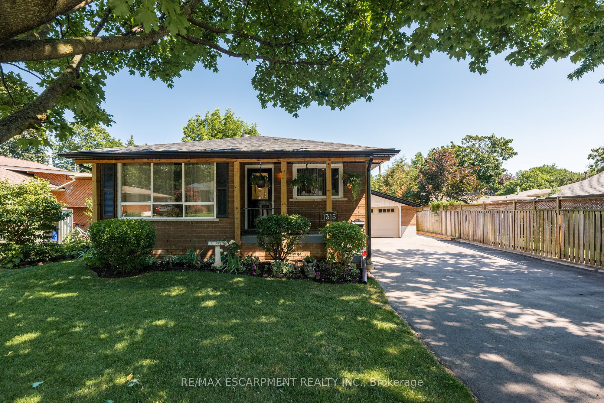 1315 Rosemary Crescent