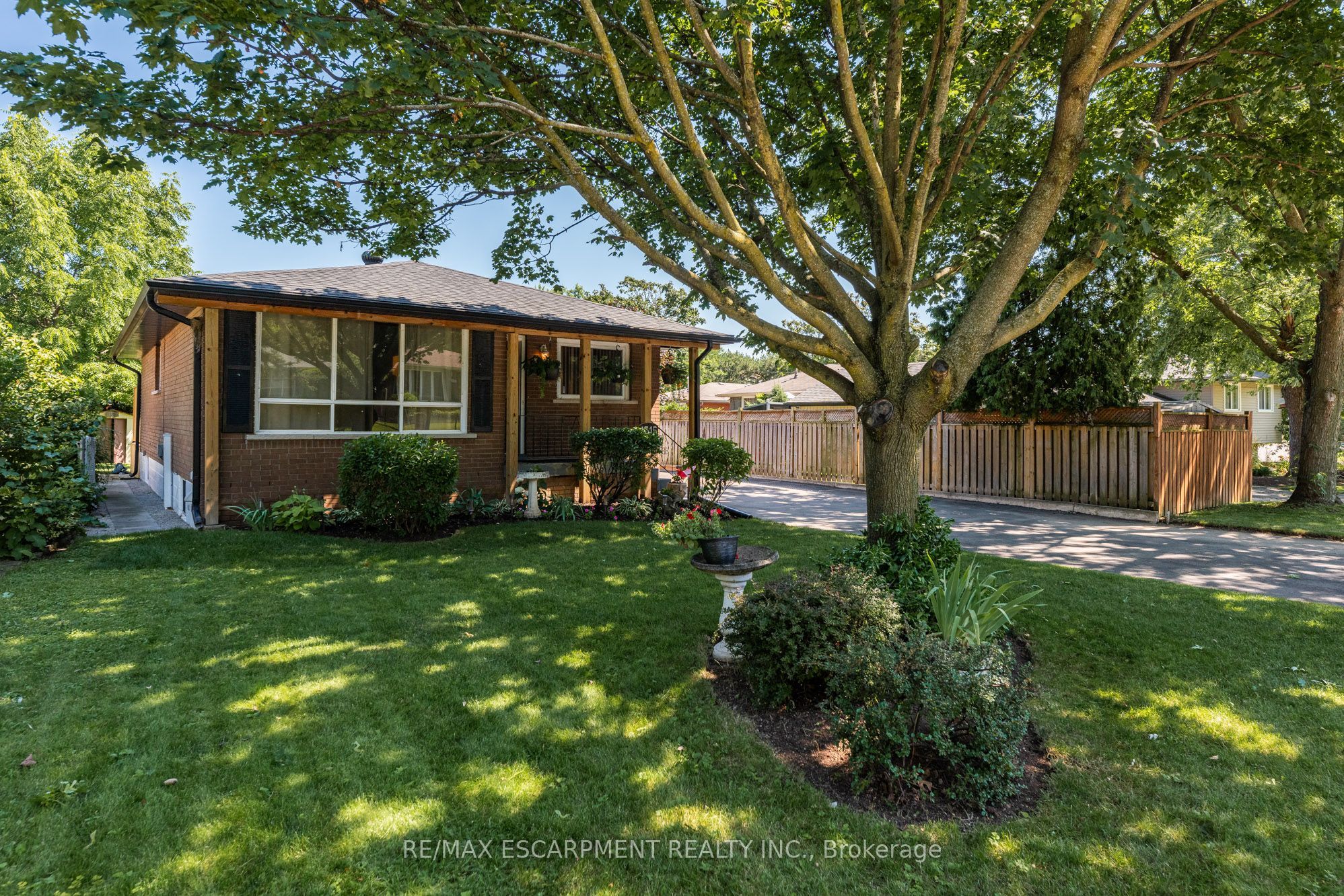 1315 Rosemary Crescent