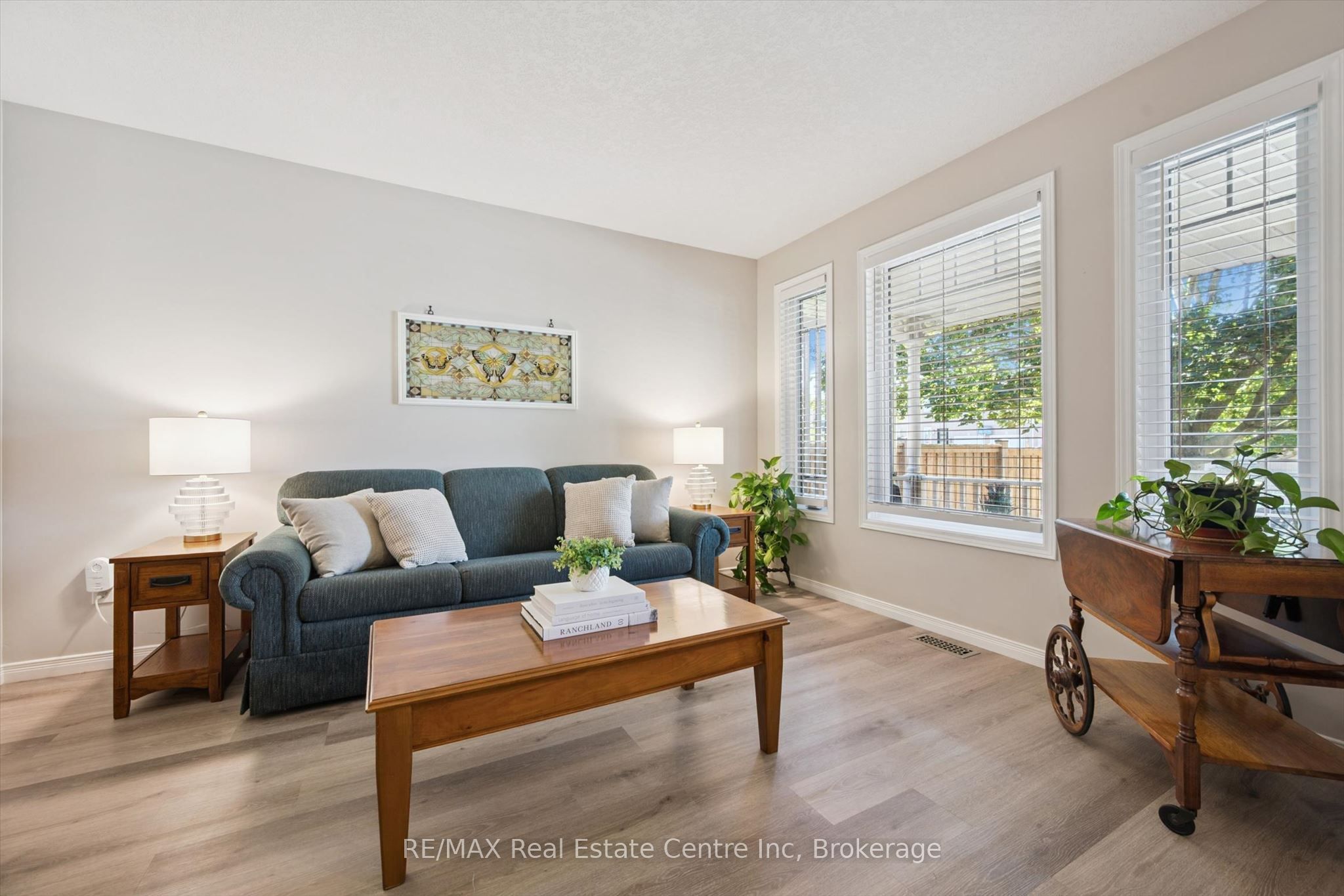 48 Abbeywood Crescent