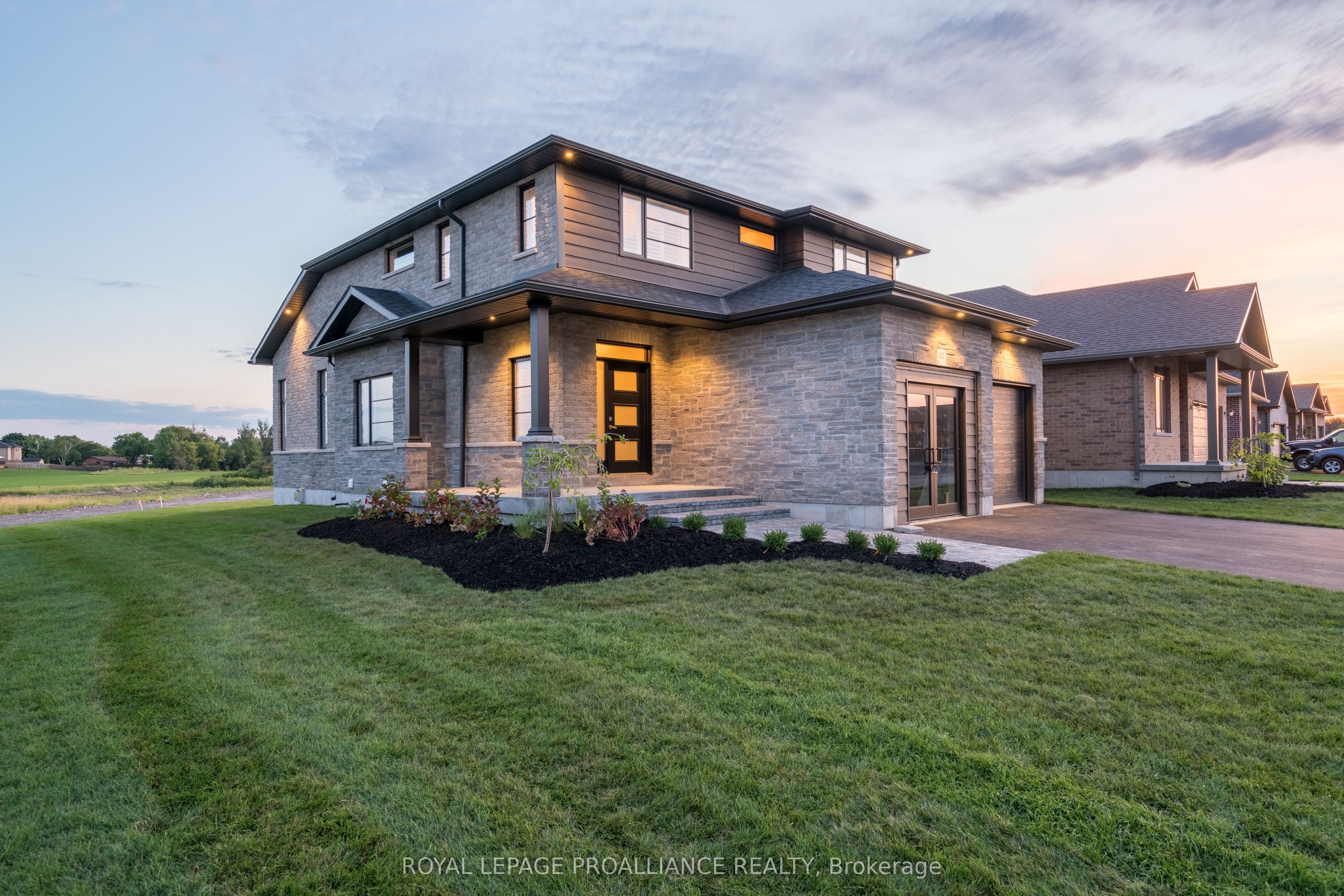 62 HAMPTON RIDGE Drive