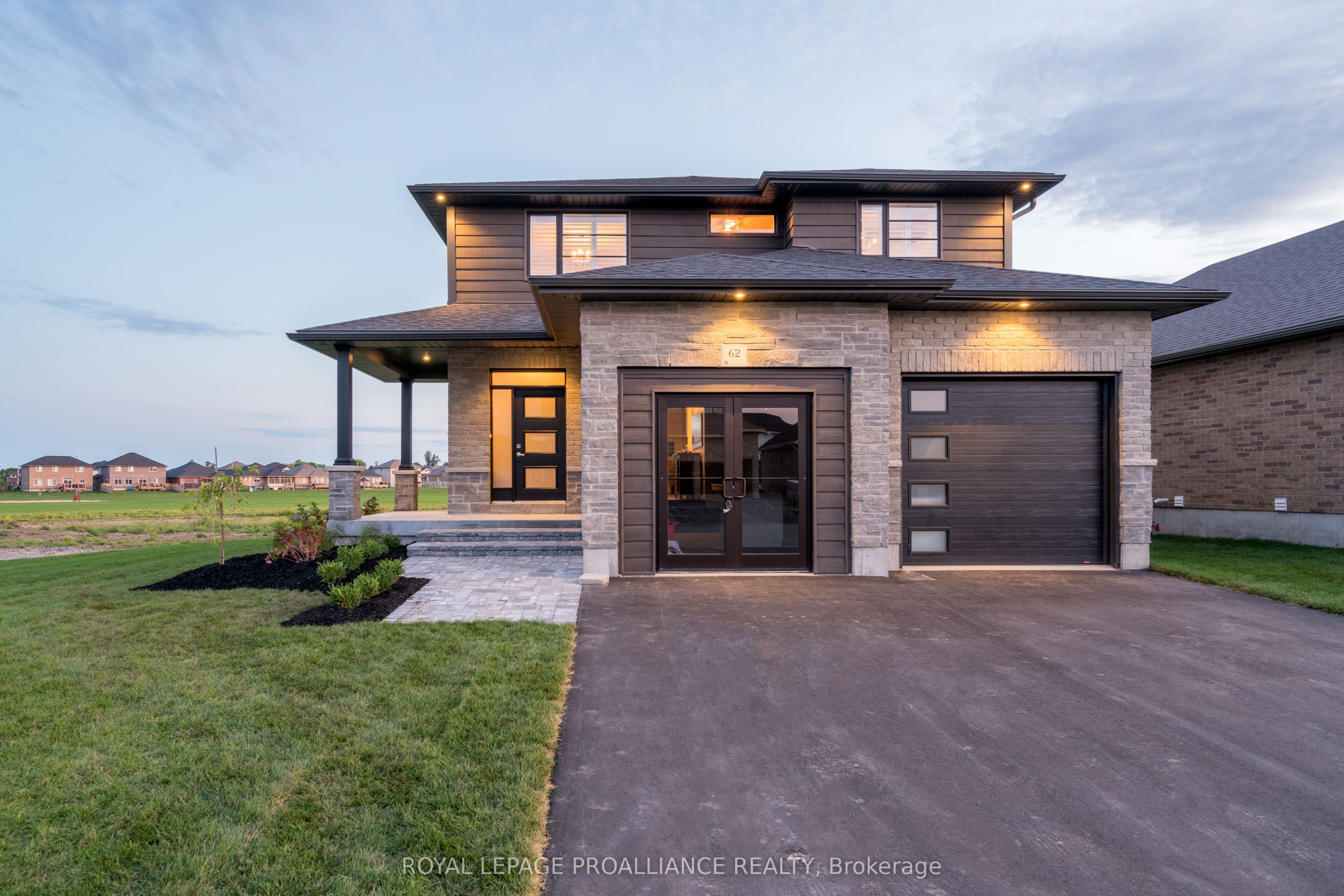 62 HAMPTON RIDGE Drive
