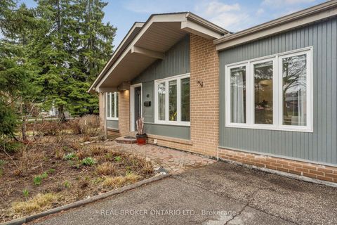 40 Seaton Drive Aurora ON L4G 2K1