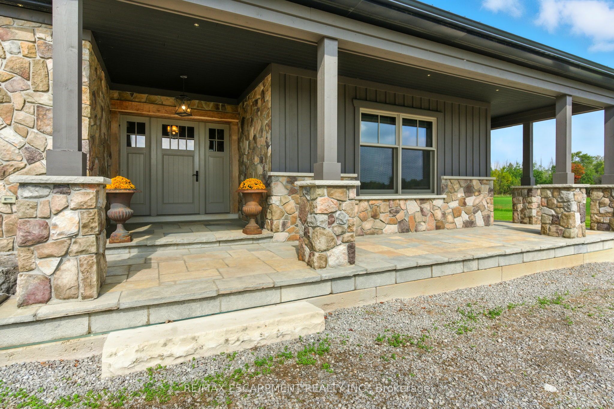 437 6th Concession Road E