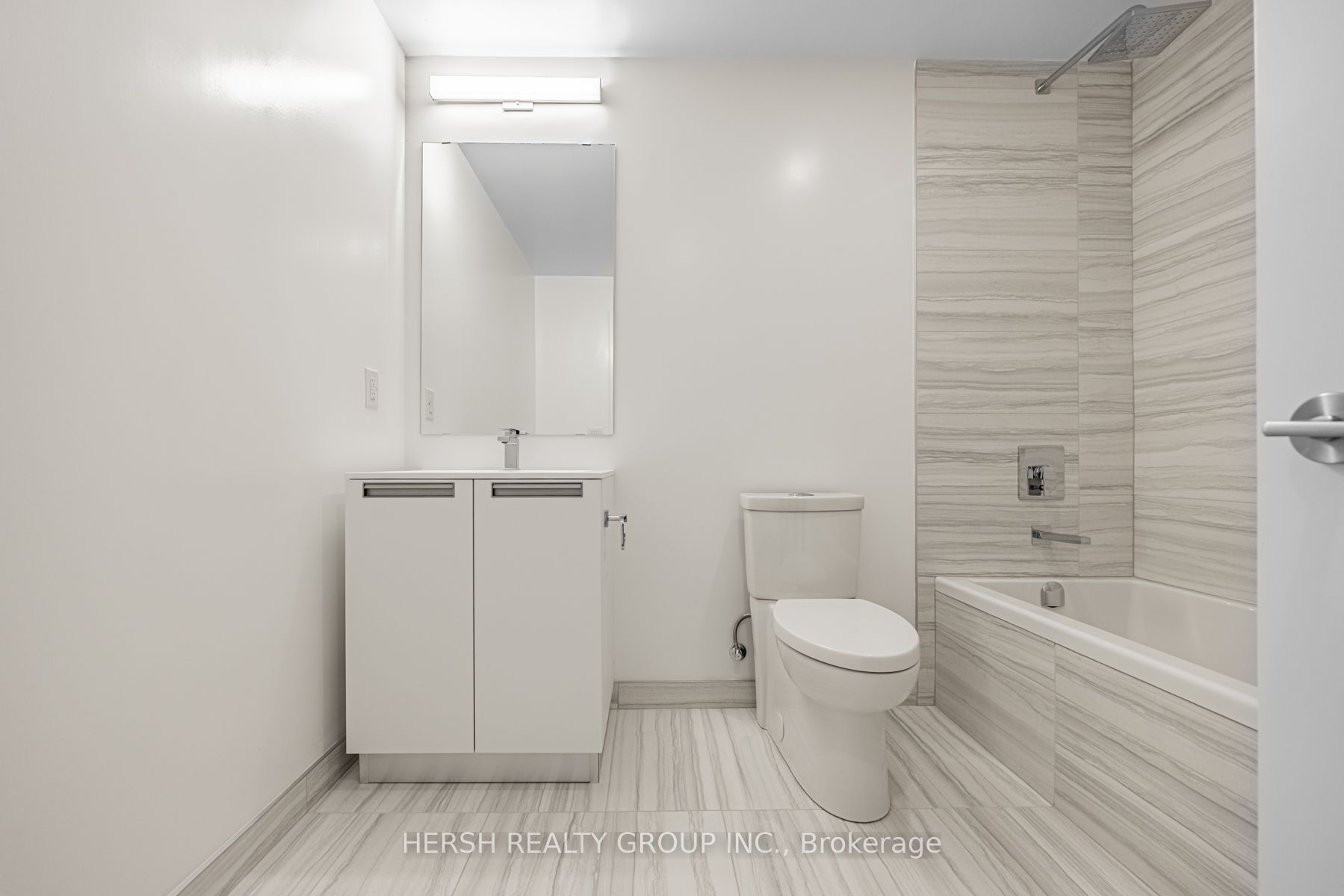 160 Kingsway Crescent 411