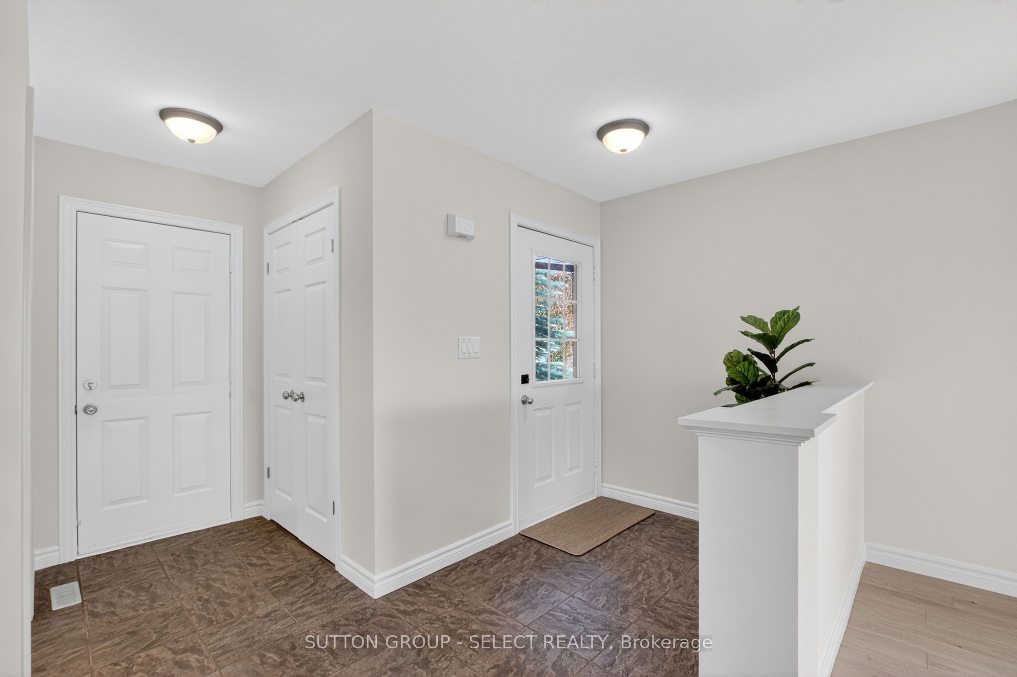 1893 Stackhouse Crescent