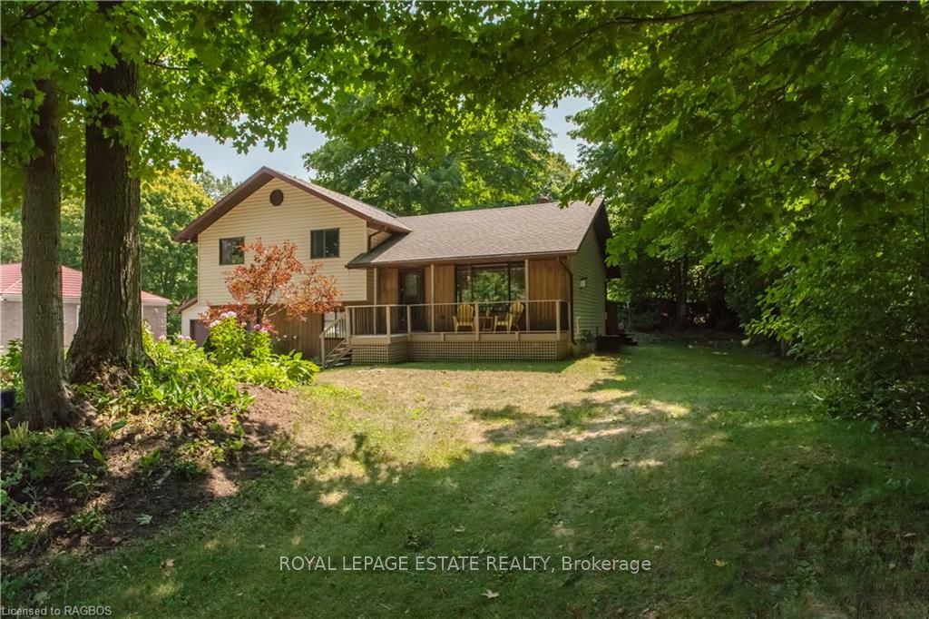 10 SAUBLE WOODS Crescent