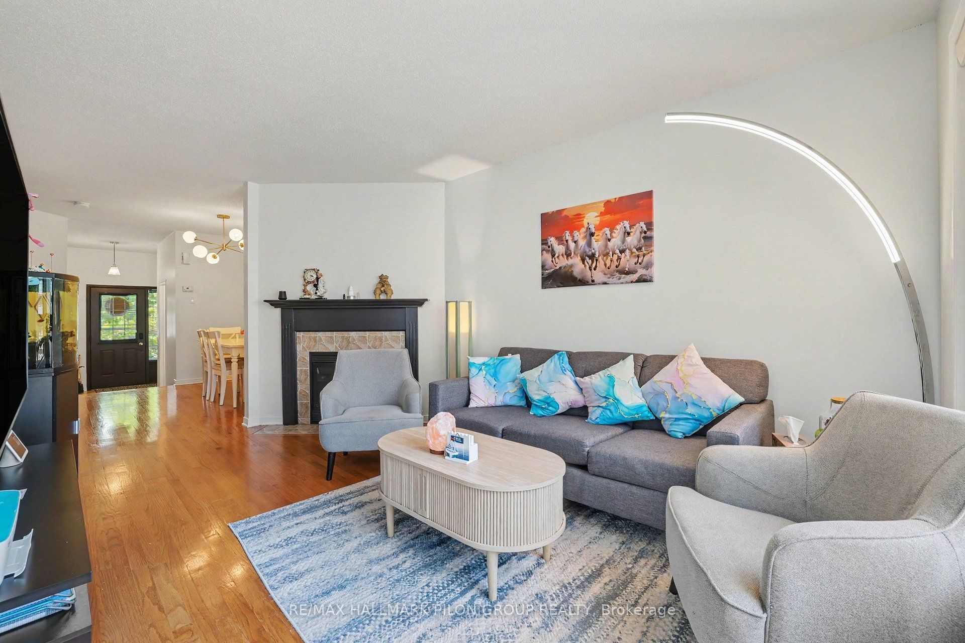 244 Rolling Meadow Crescent