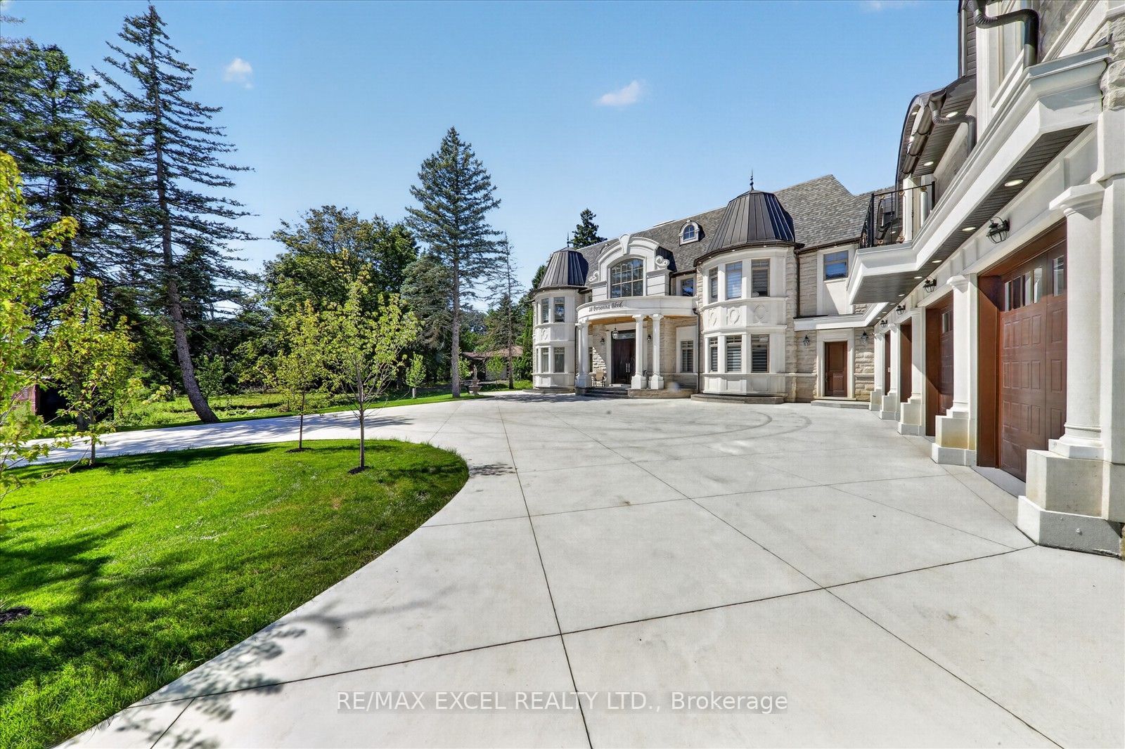 28 Personna Boulevard