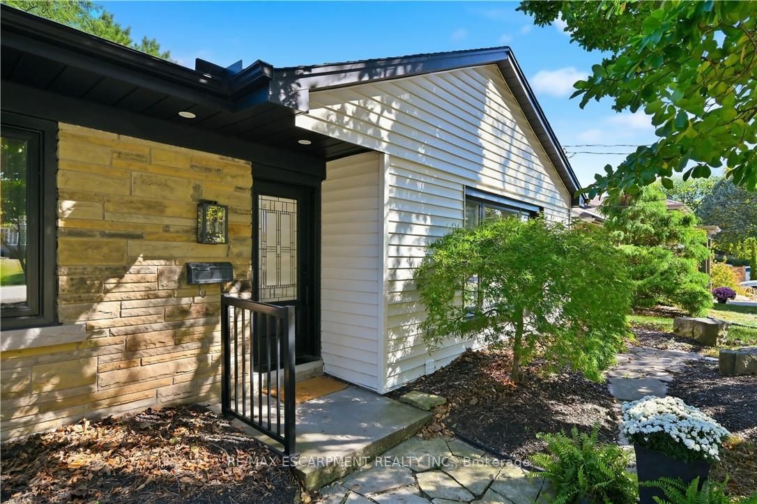 869 Condor Drive