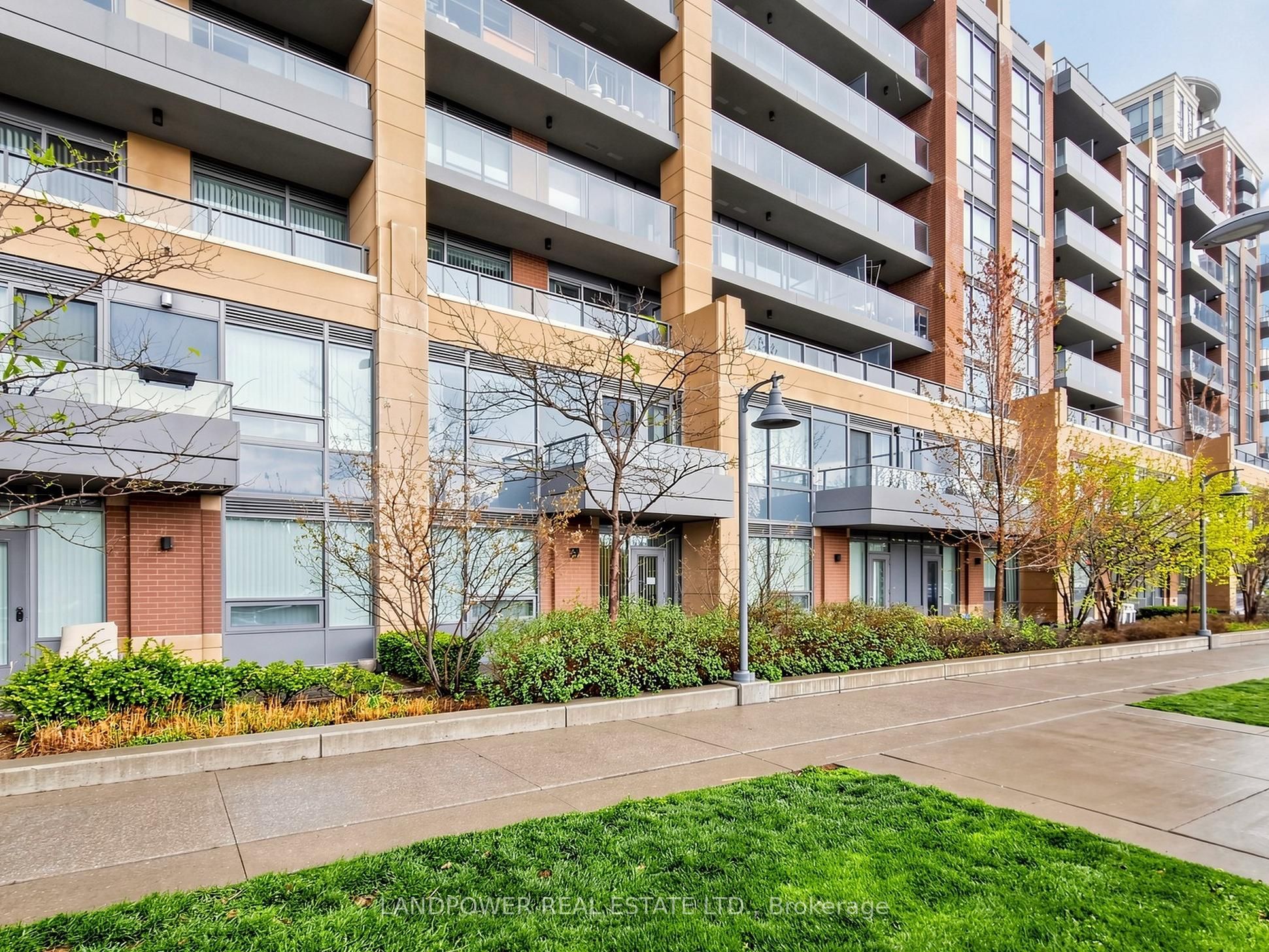 18 Uptown Drive 120