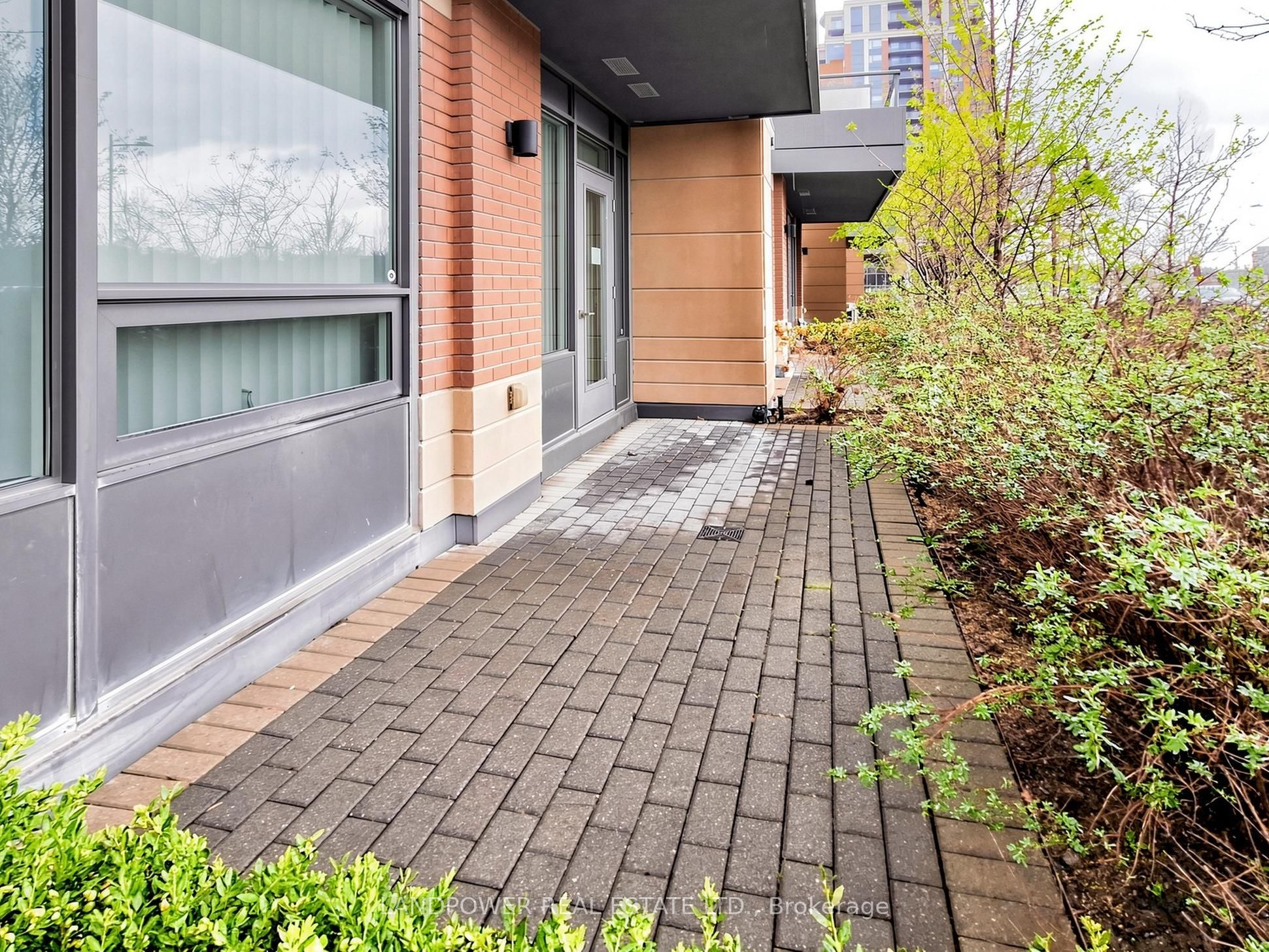 18 Uptown Drive 120