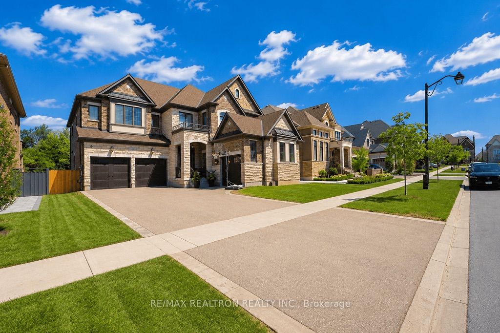 26 Sir Henry Court