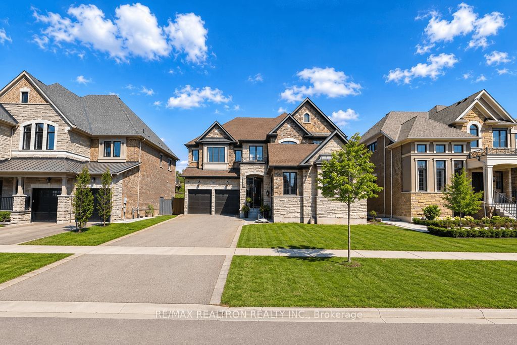 26 Sir Henry Court
