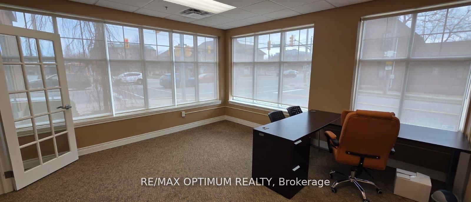 400 Dundas Street G - T4 Room 1