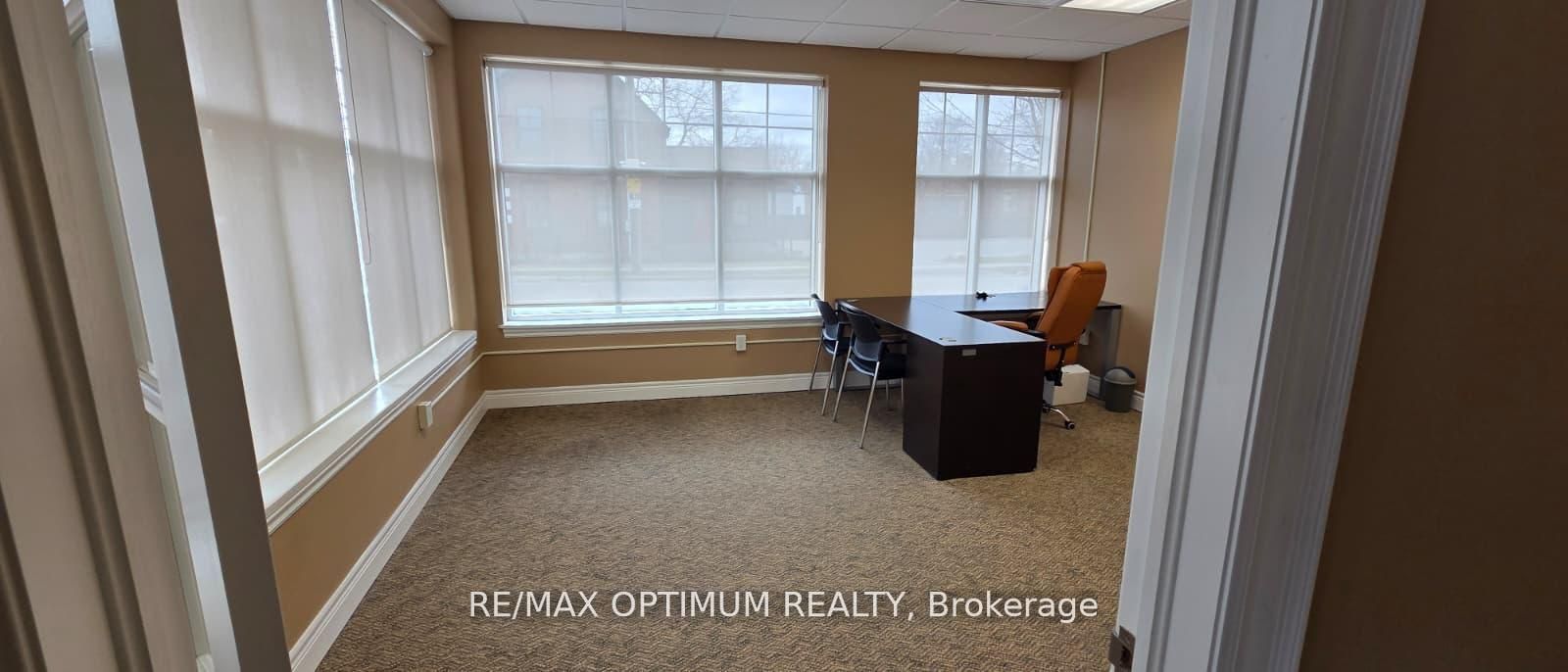 400 Dundas Street G - T4 Room 1