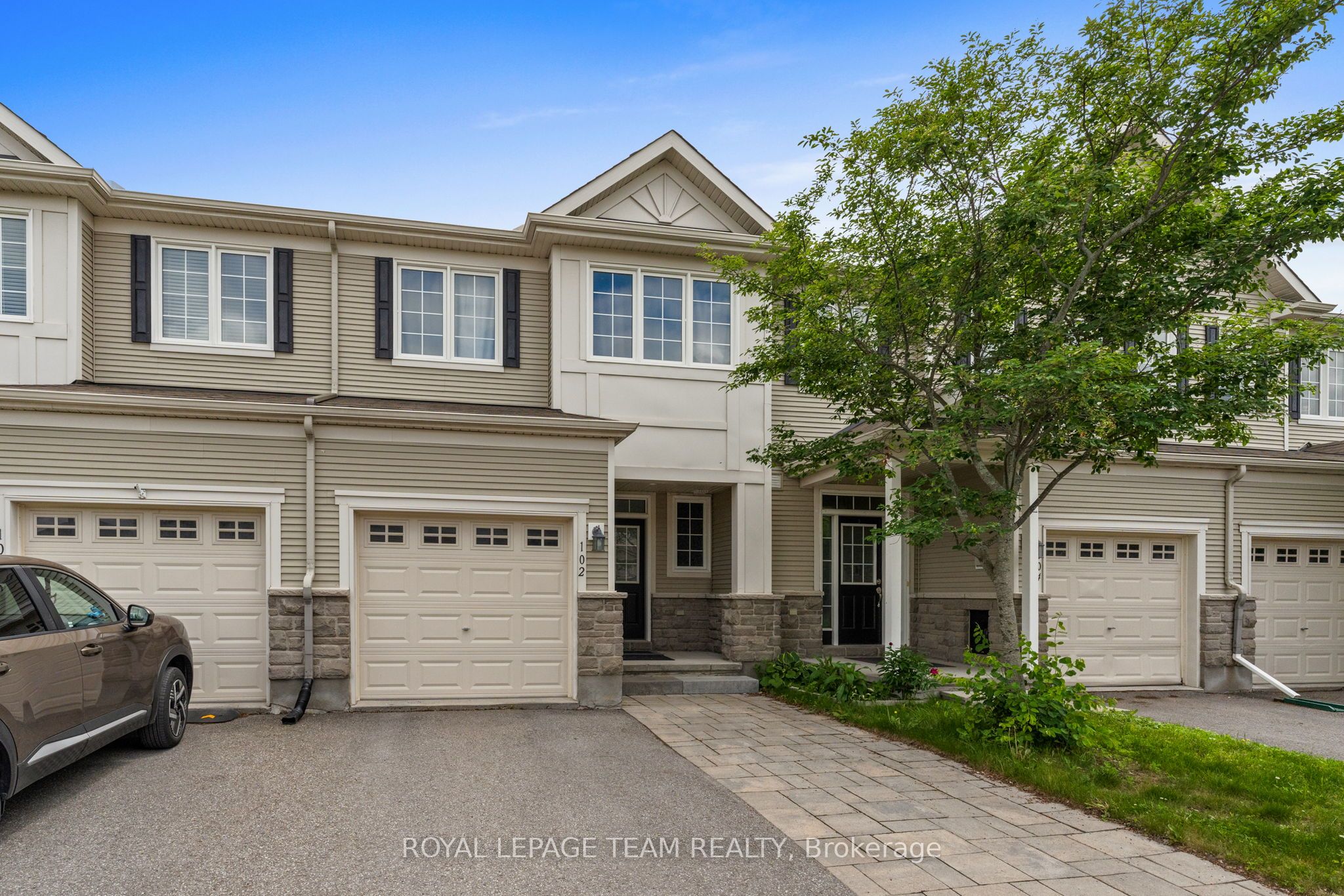 102 Lochnaw Private