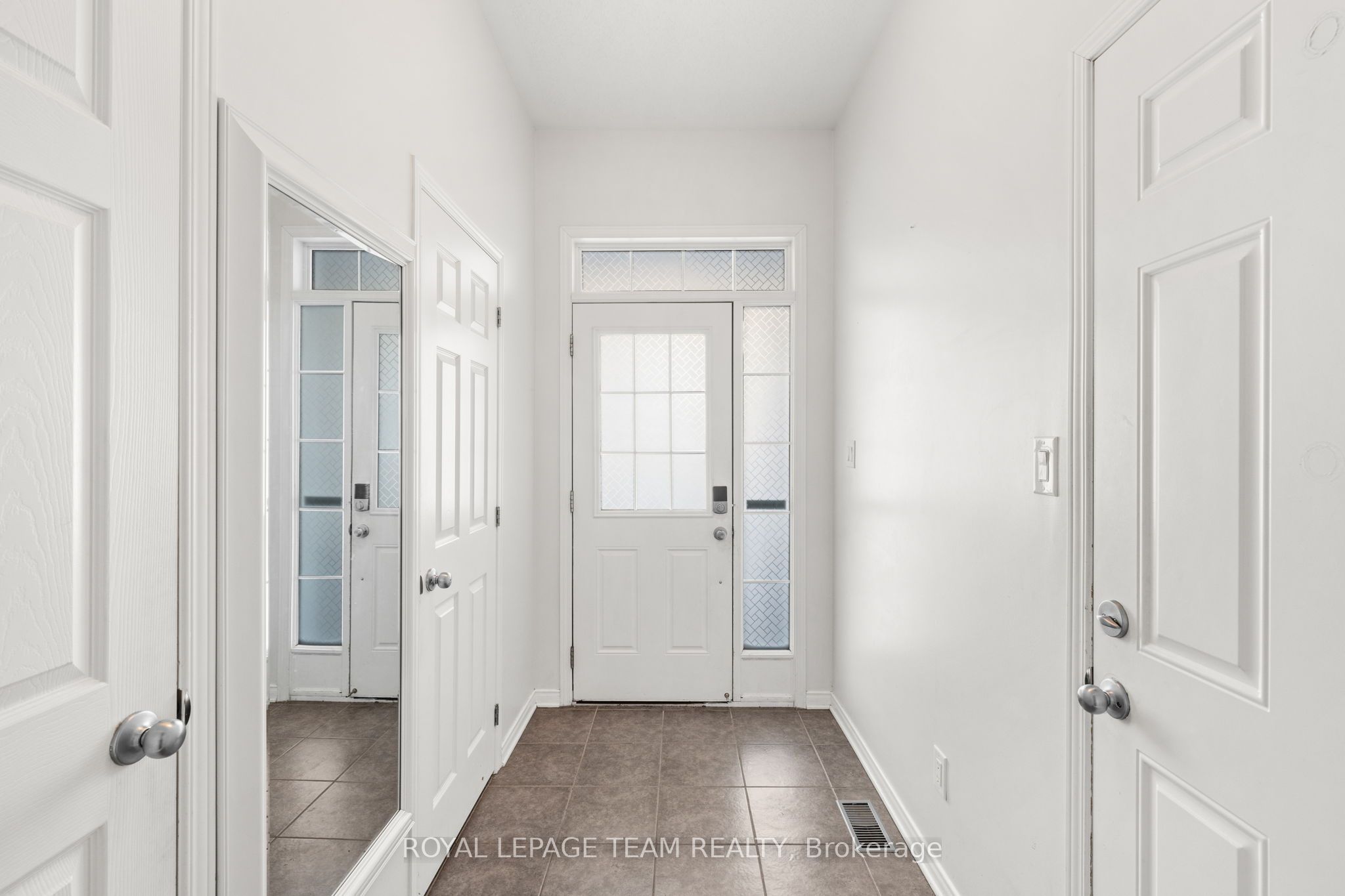 102 Lochnaw Private