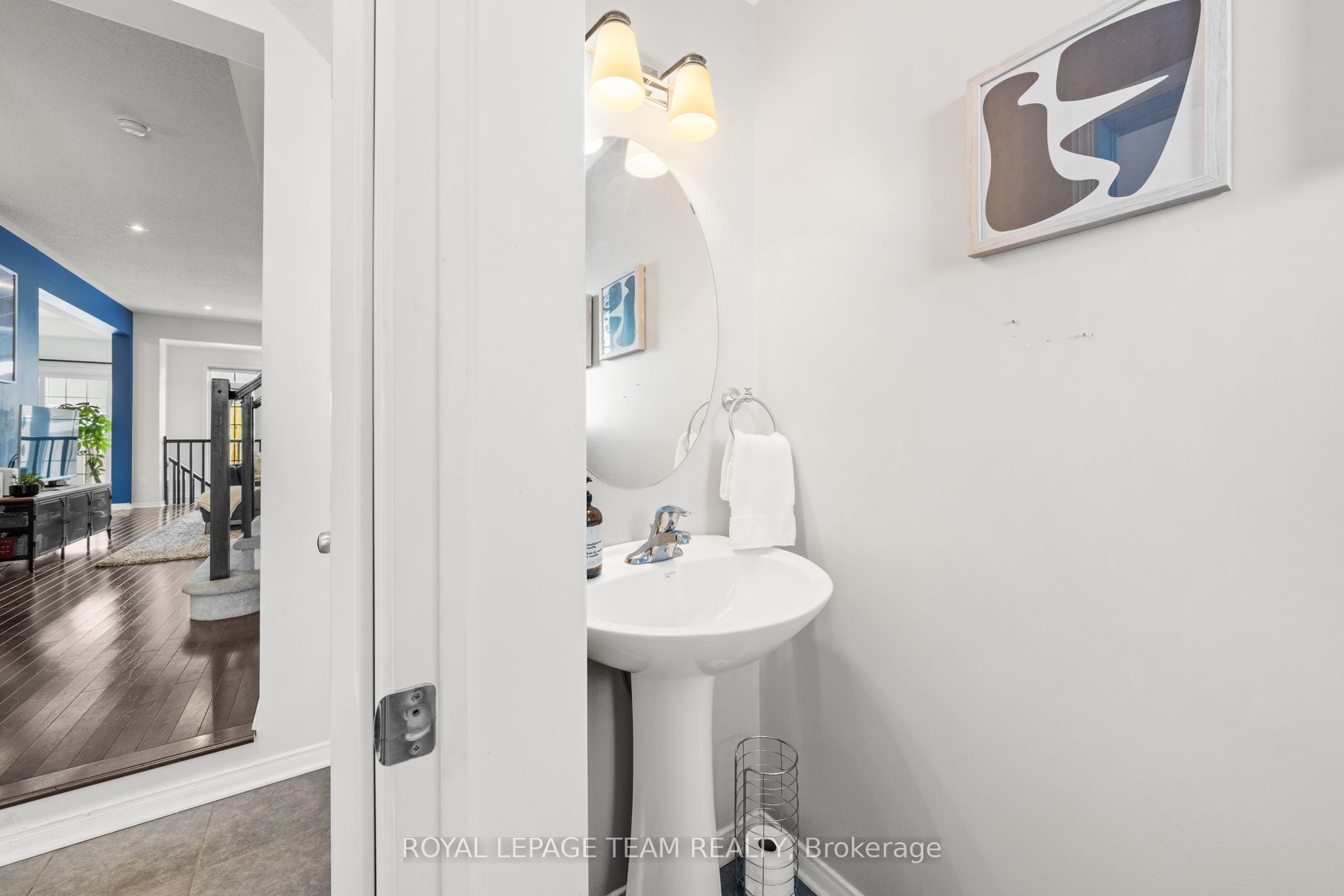102 Lochnaw Private