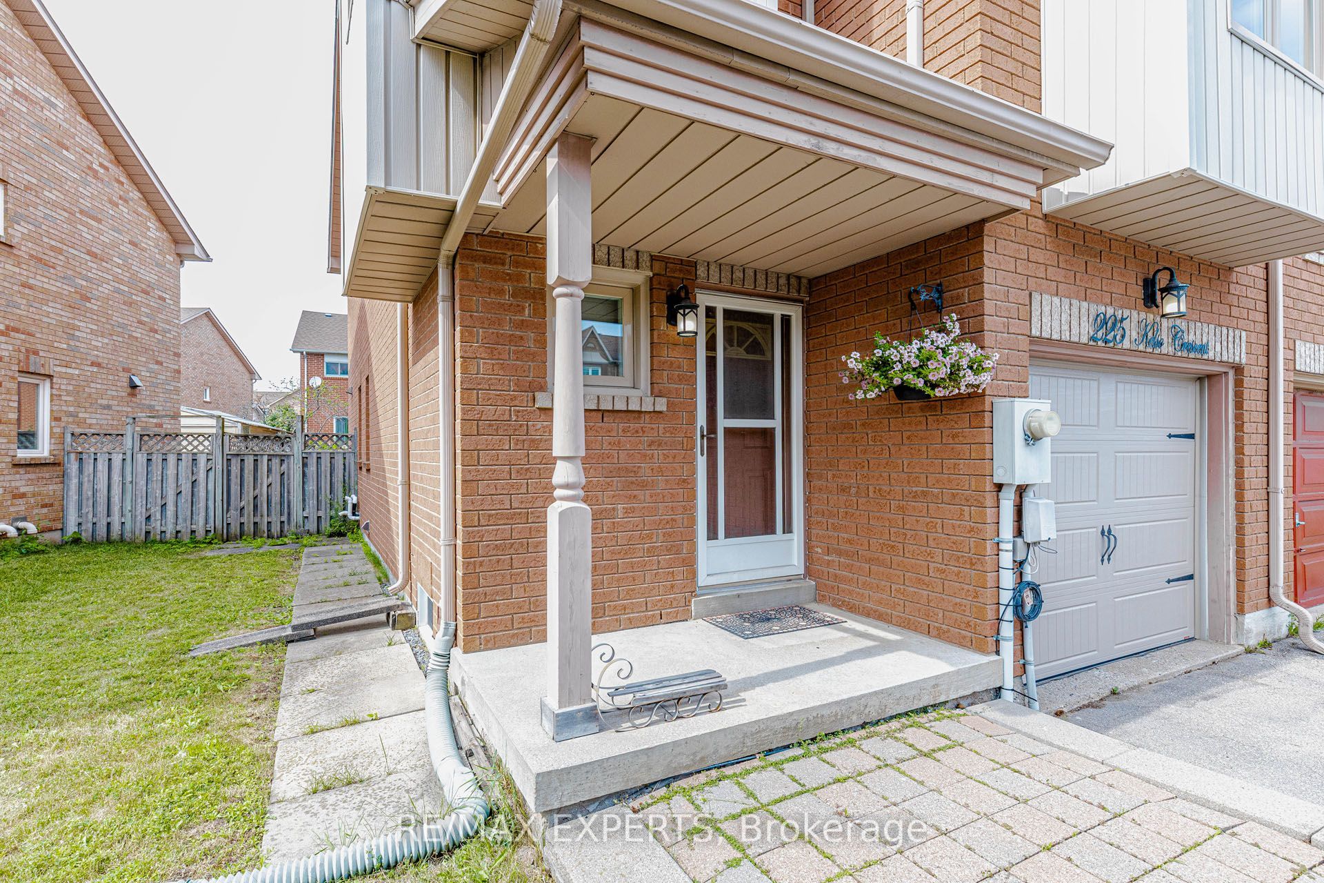 225 Kelso Crescent