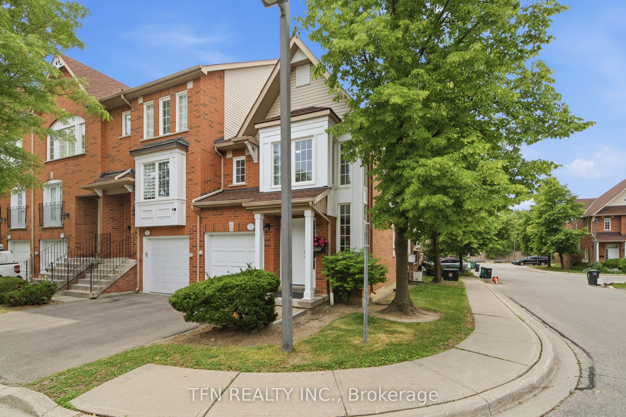 1591 South Parade Court 14