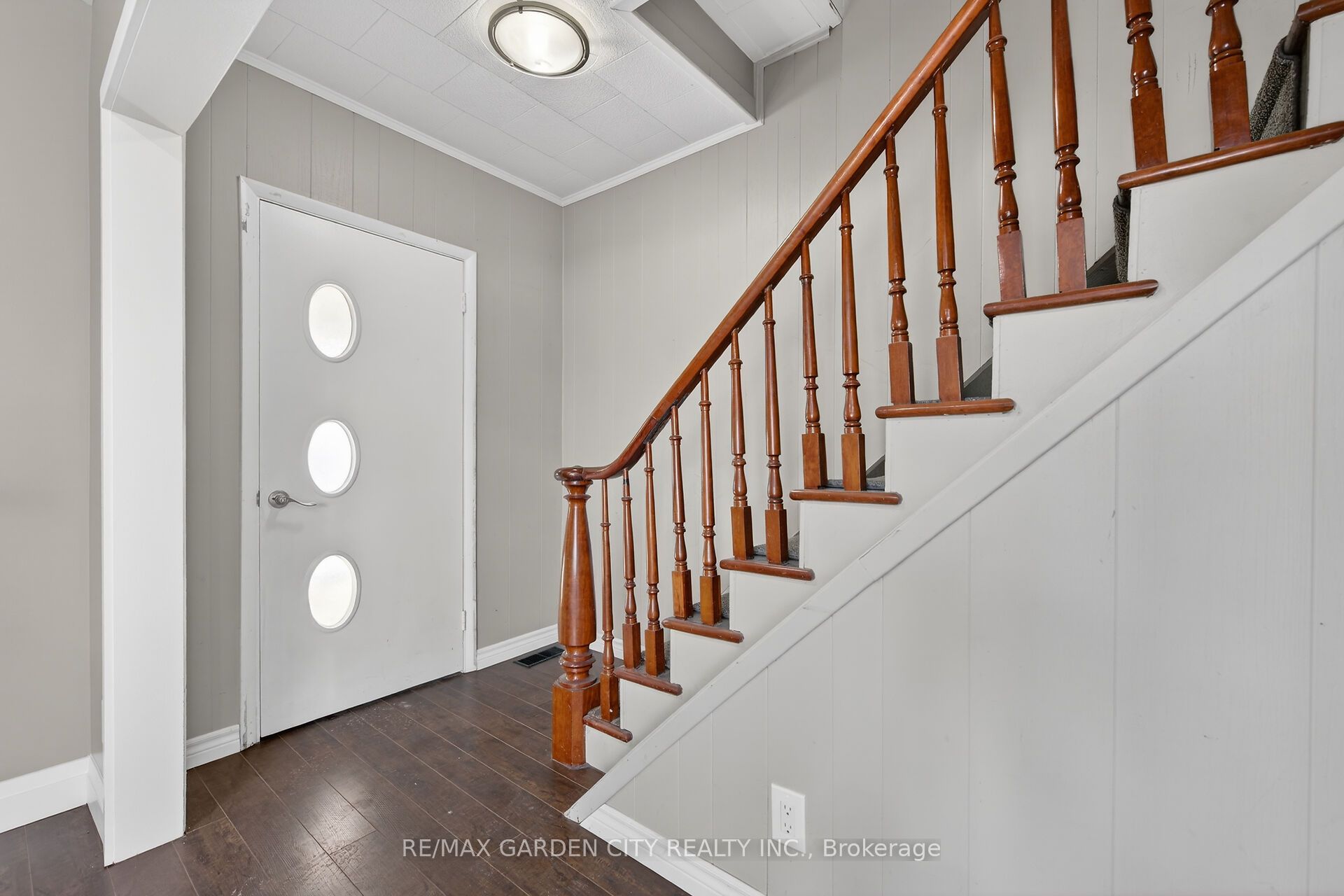 407 Bell Street