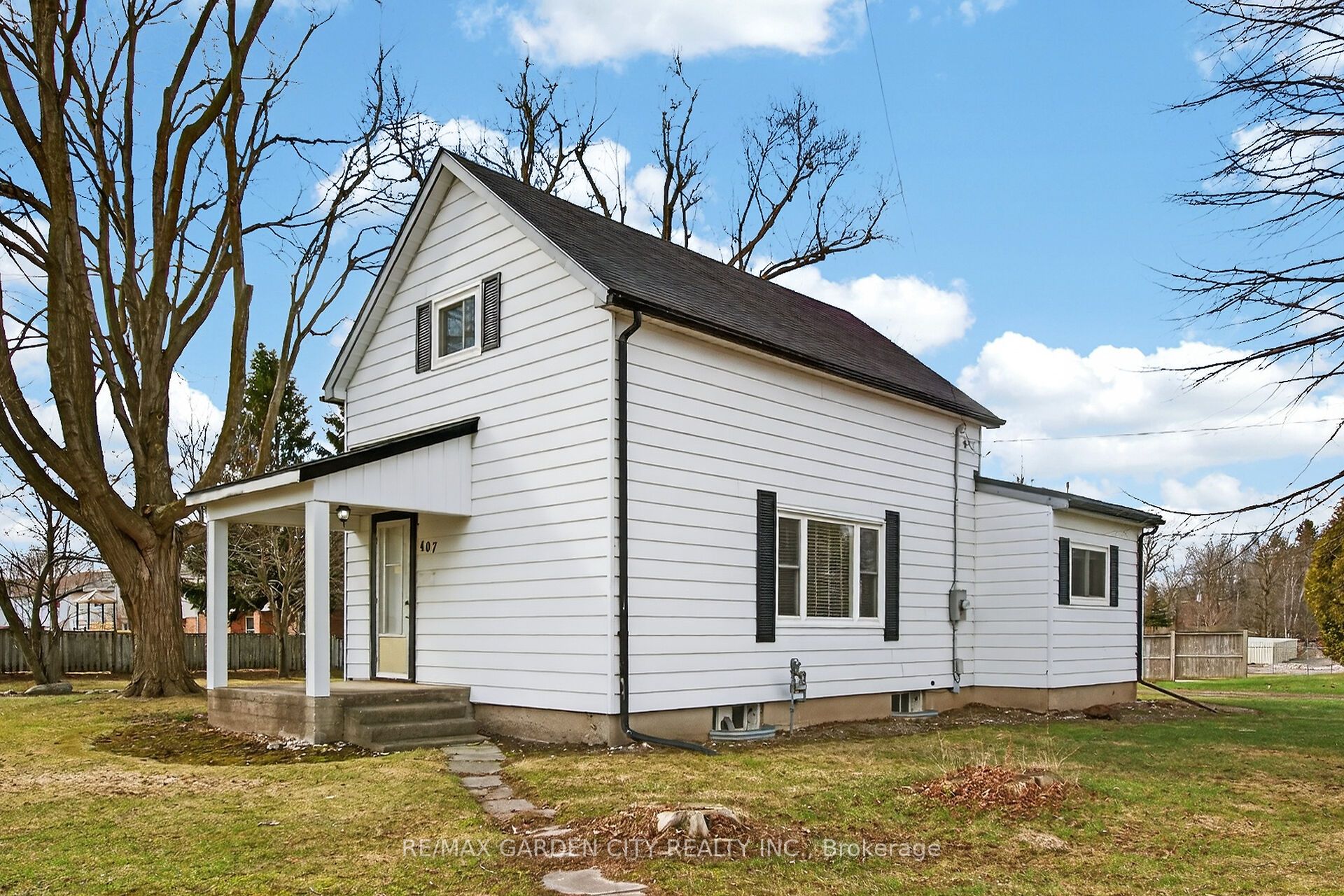 407 Bell Street
