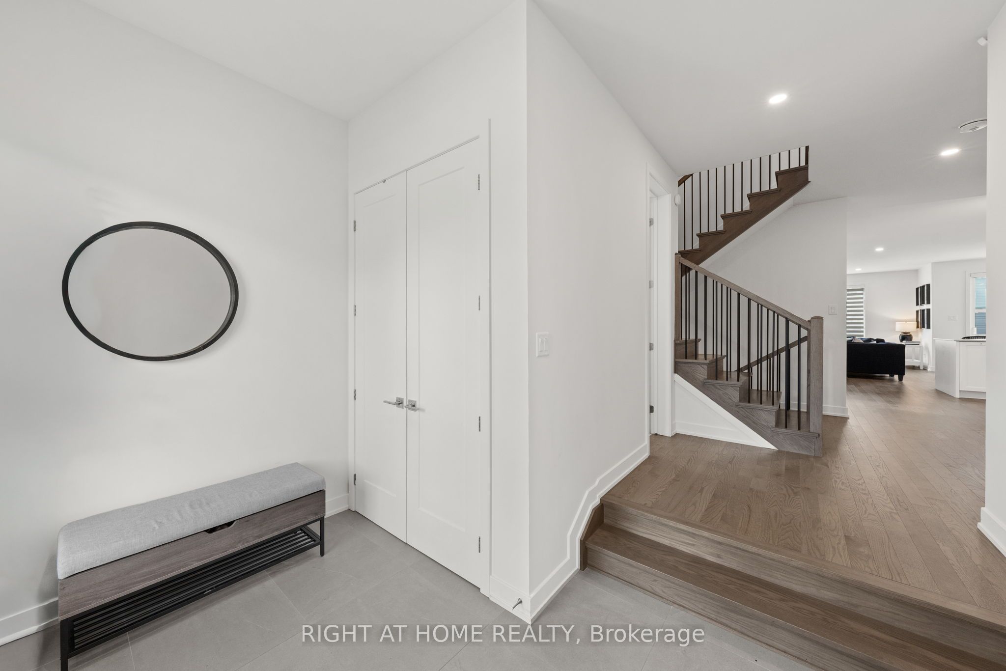252 KETCHIKAN Crescent
