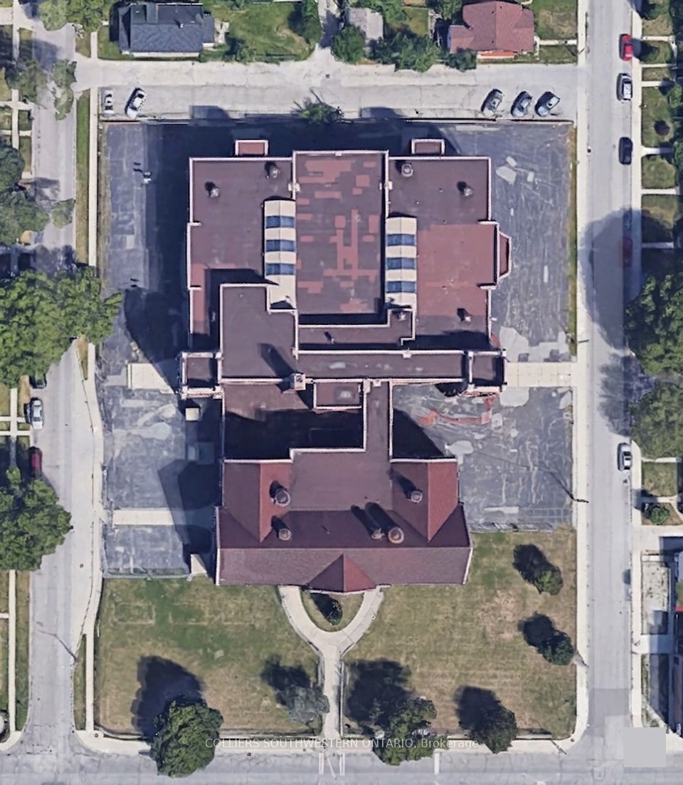 1542-1556 WYANDOTTE Street W